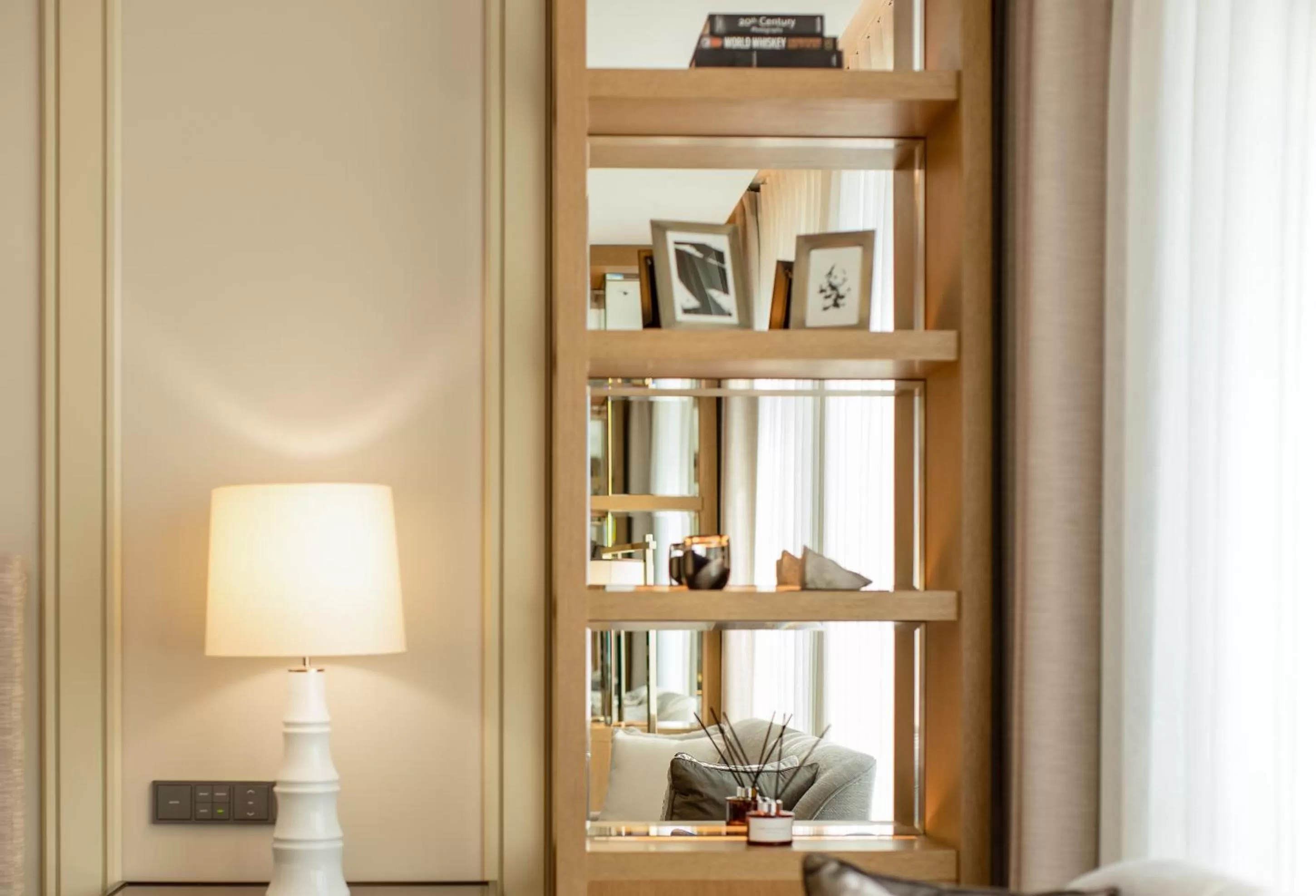 Corner Suite in Paradise City