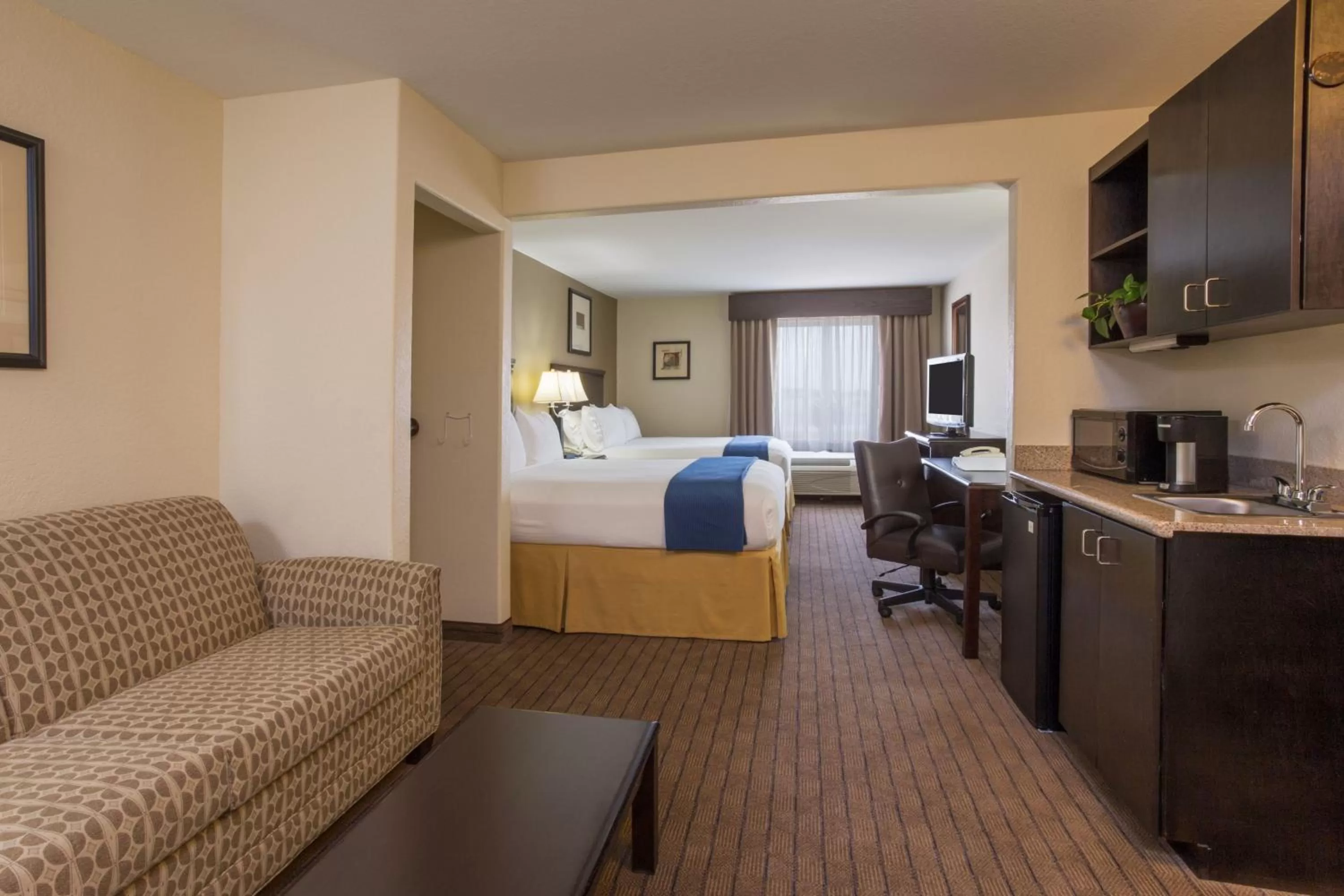 Suite - Hearing Accessible - Non-Smoking in Holiday Inn Express & Suites Moultrie by IHG