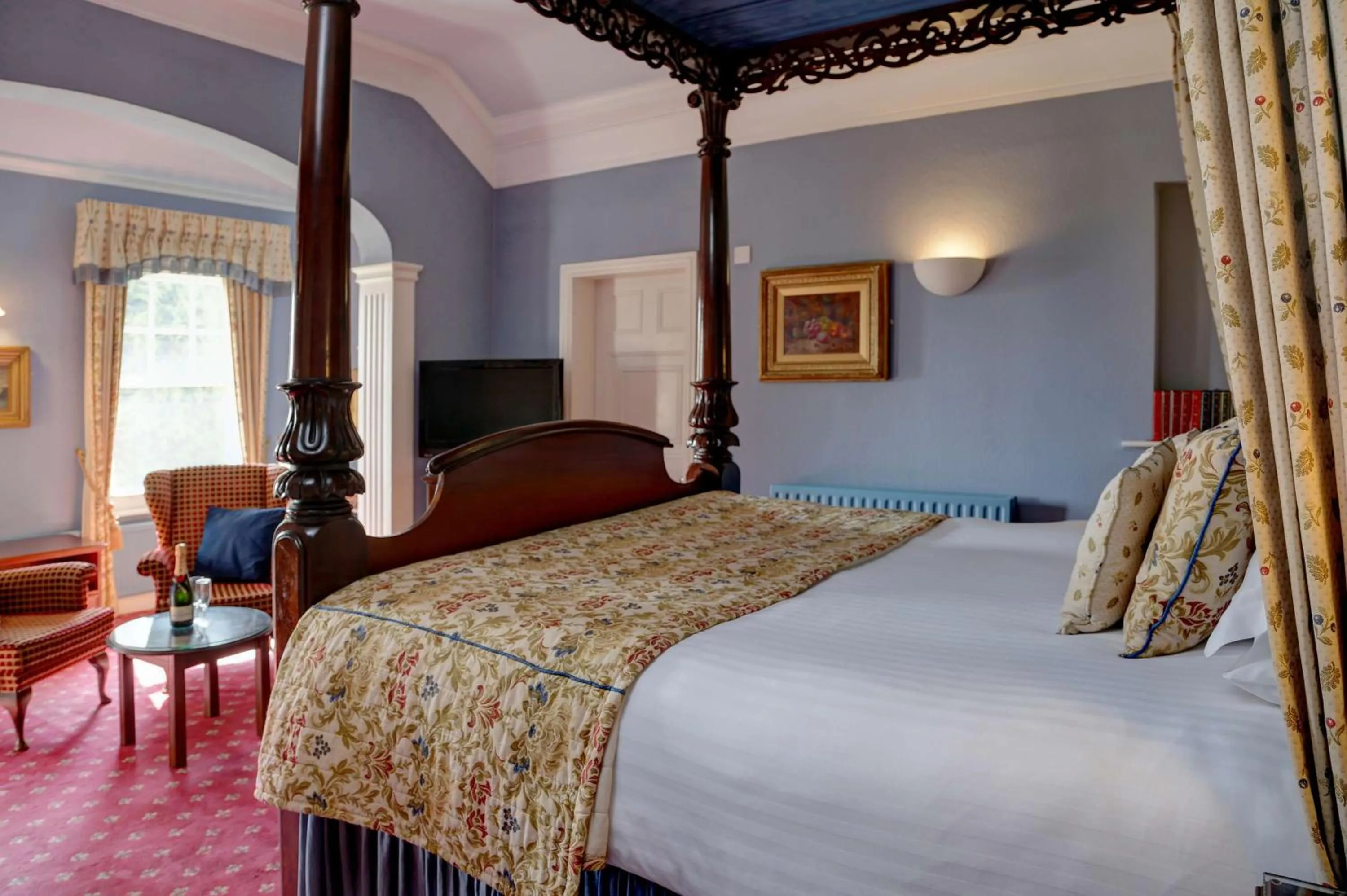 Four Poster Room in Best Western Sysonby Knoll Hotel