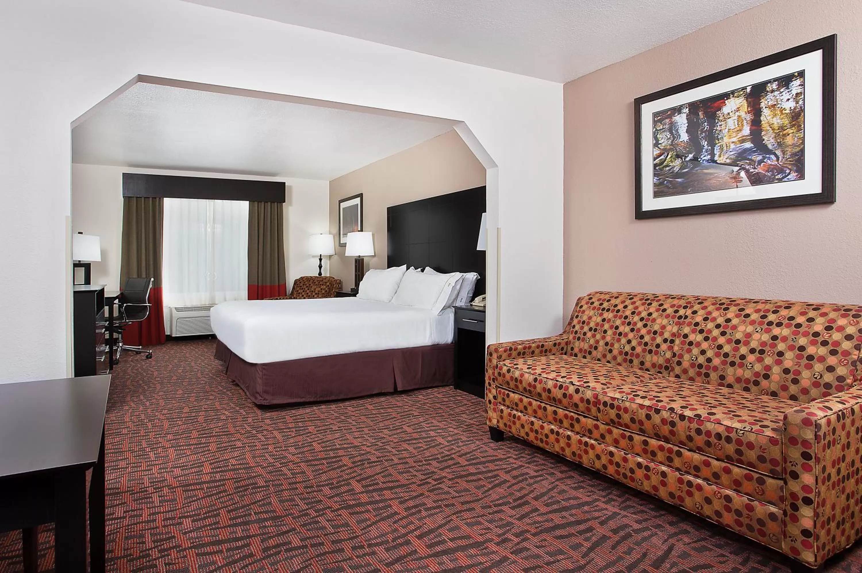 King Suite with Sofa Bed in Holiday Inn Express & Suites Murphy by IHG
