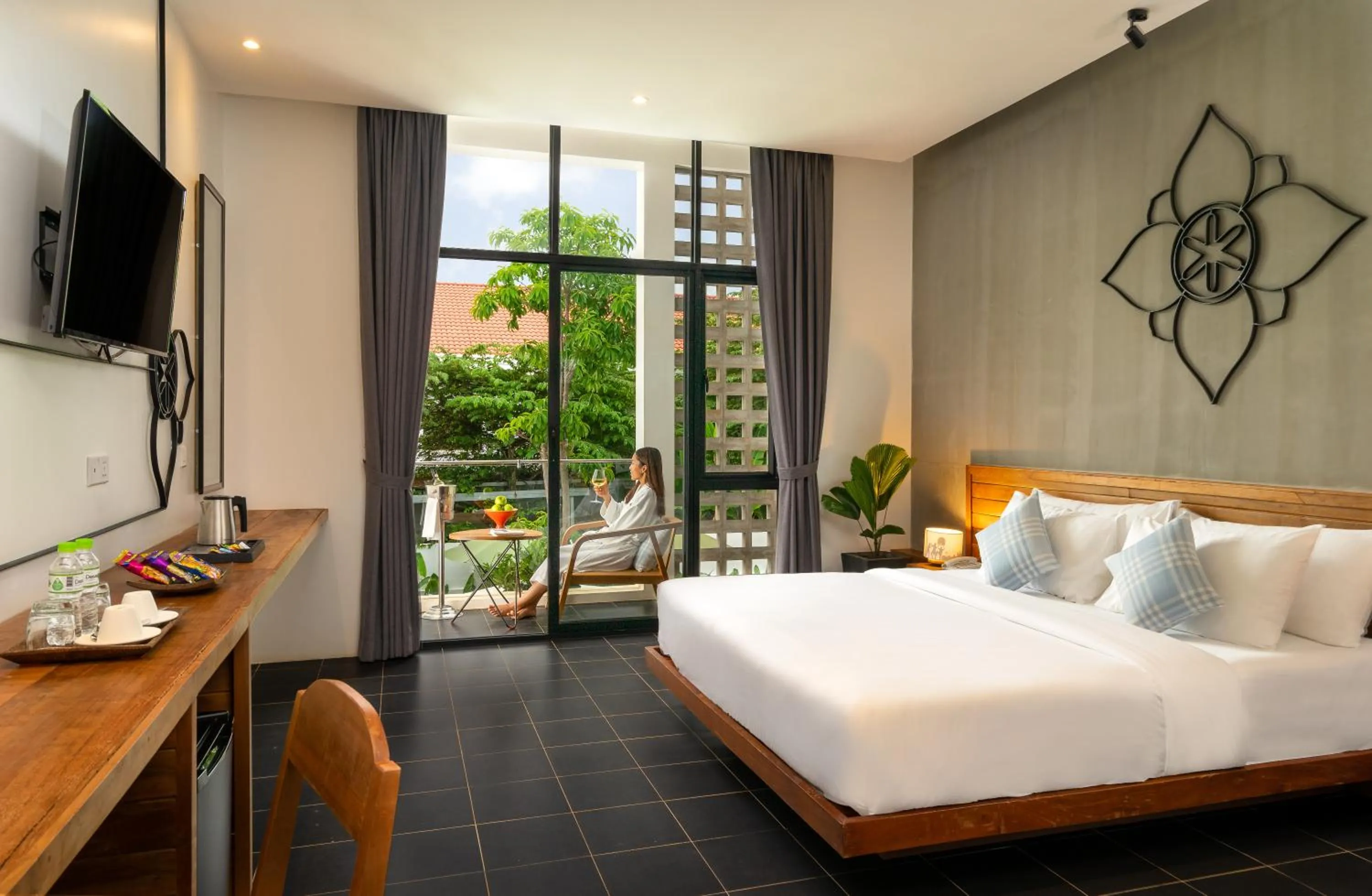 Deluxe Double Pool View with Balcony in Phka Chan Hotel