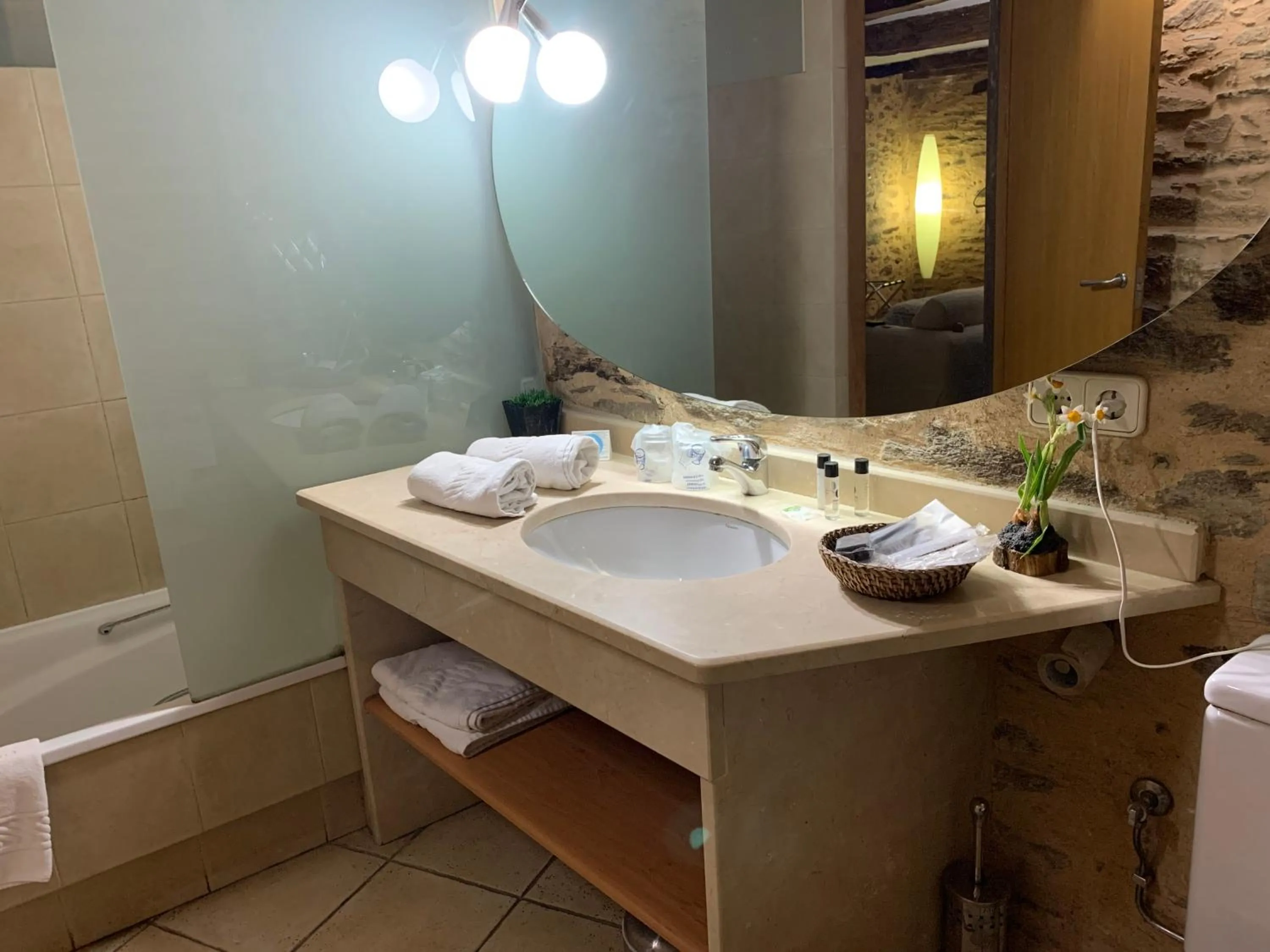 Twin Room with Bath in Posada Real La Carteria