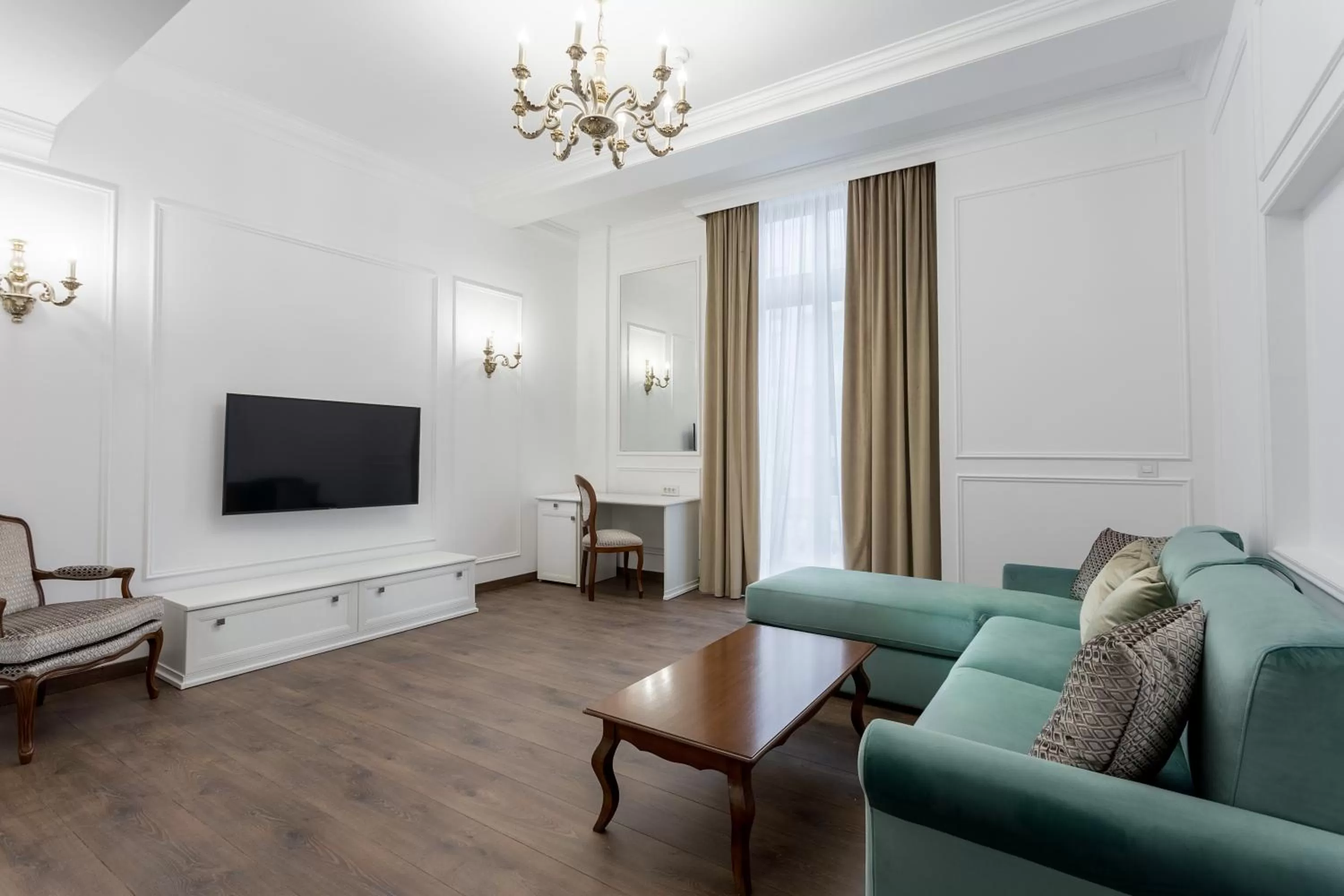 Deluxe Apartment with Balcony - single occupancy in Lahovary Palace Hotel