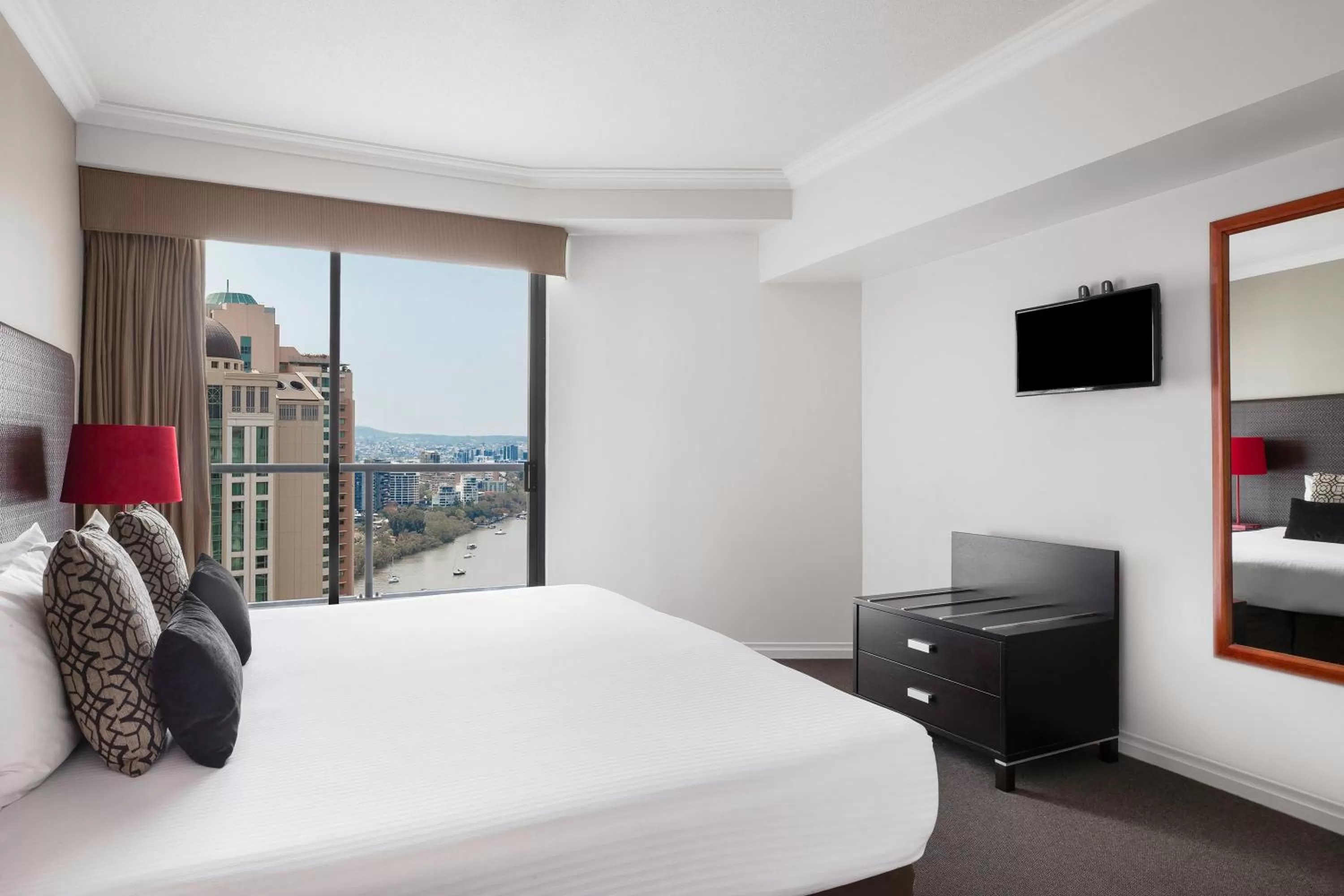 One-Bedroom Apartment with River View in Mantra on Queen