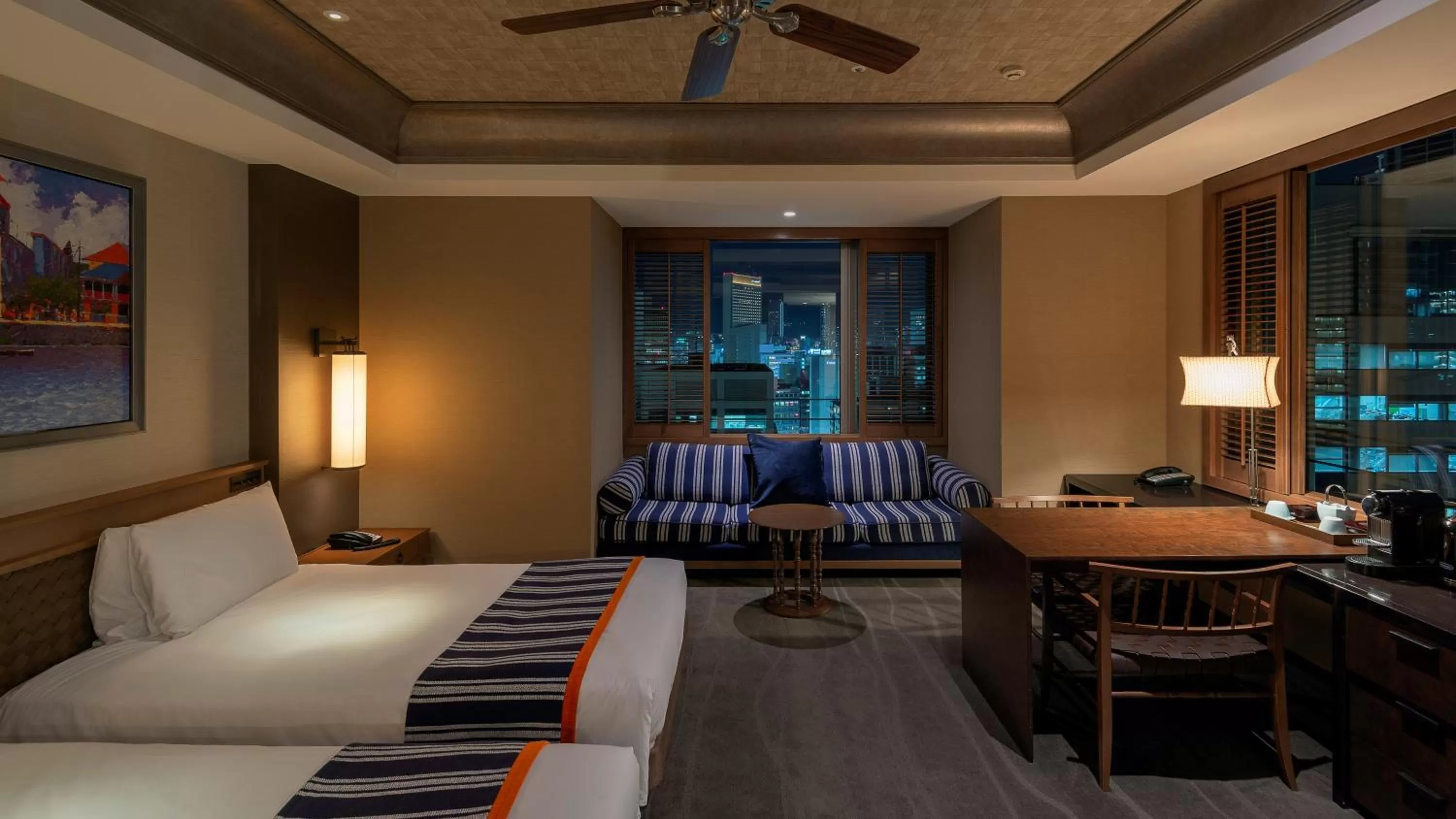 Club Deluxe Twin Room - City Side with Complimentary Mini-bar in Oriental Hotel