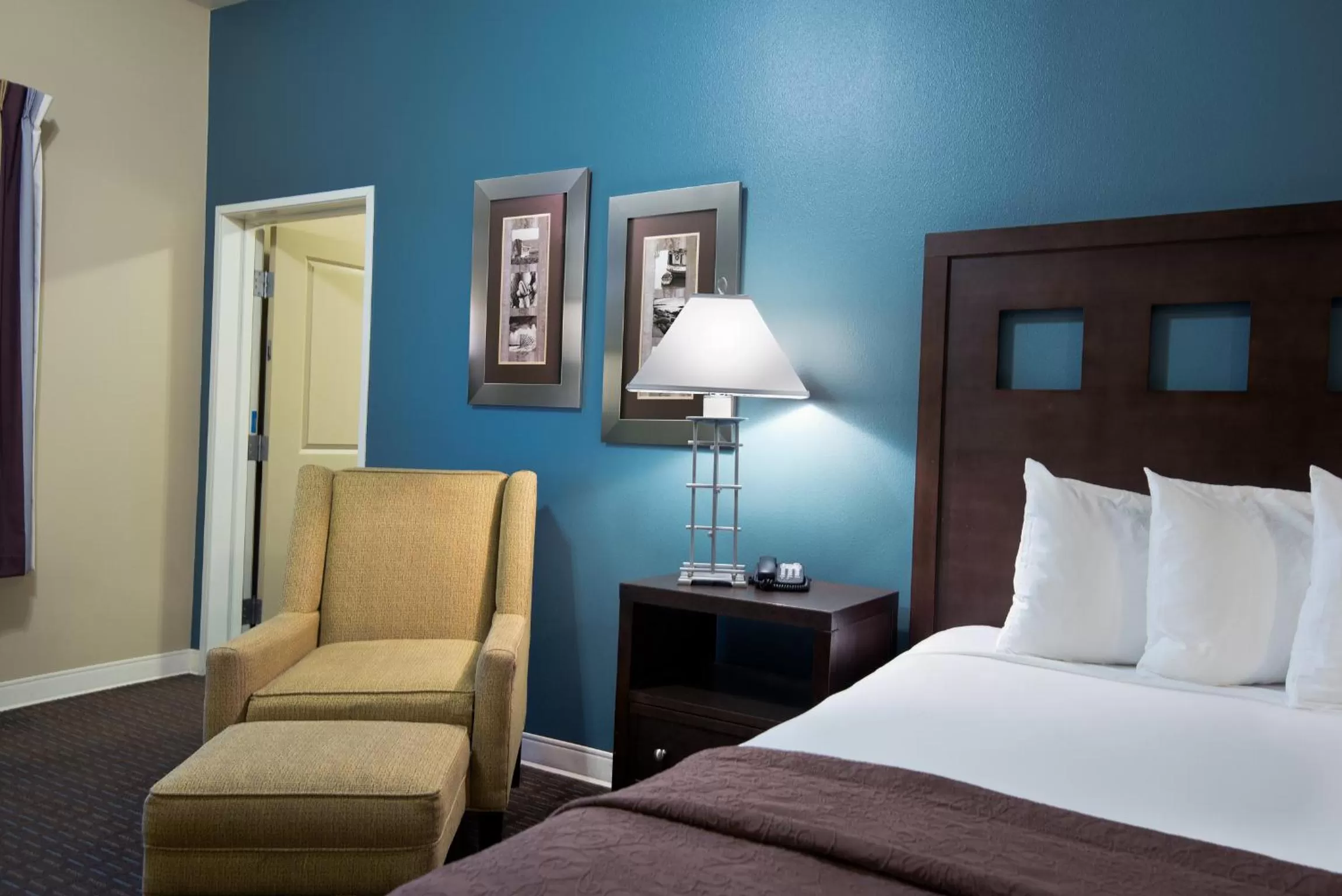 Oxford Suites Silverdale