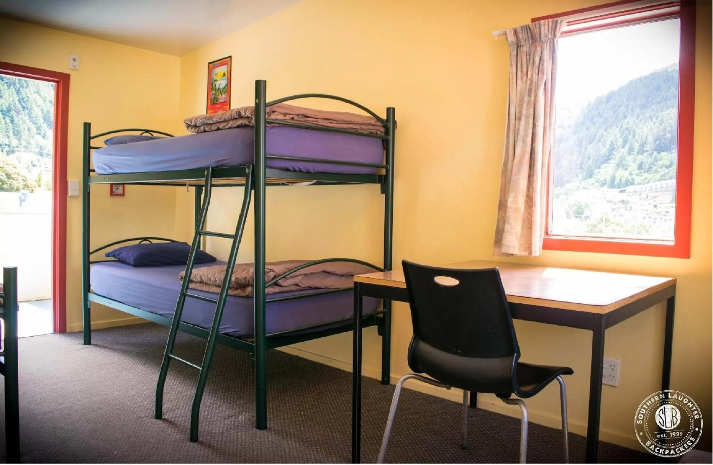 Bed in 6-Bed Mixed Dormitory Room in Southern Laughter Backpackers