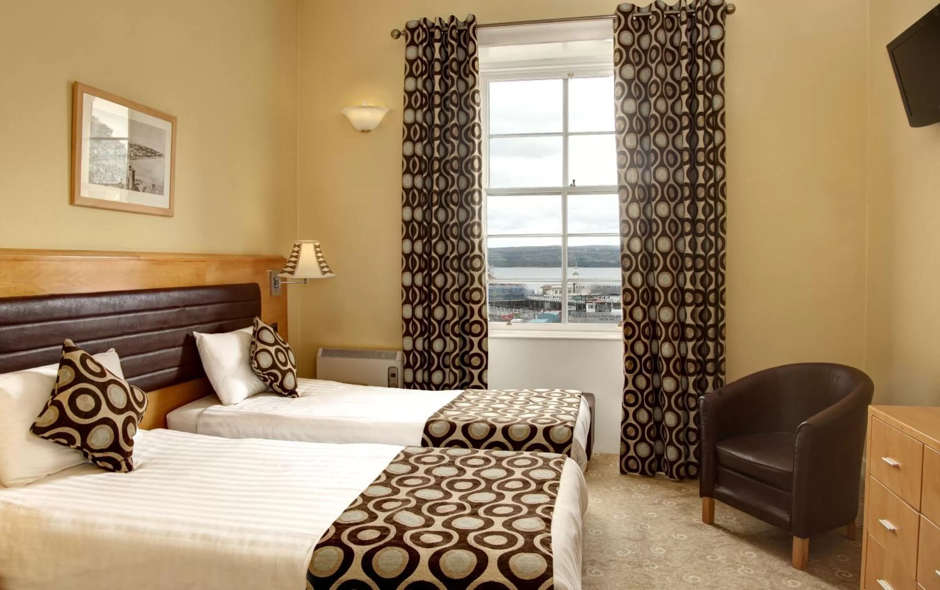 Premier Twin Room with Sea View in Argyll Hotel
