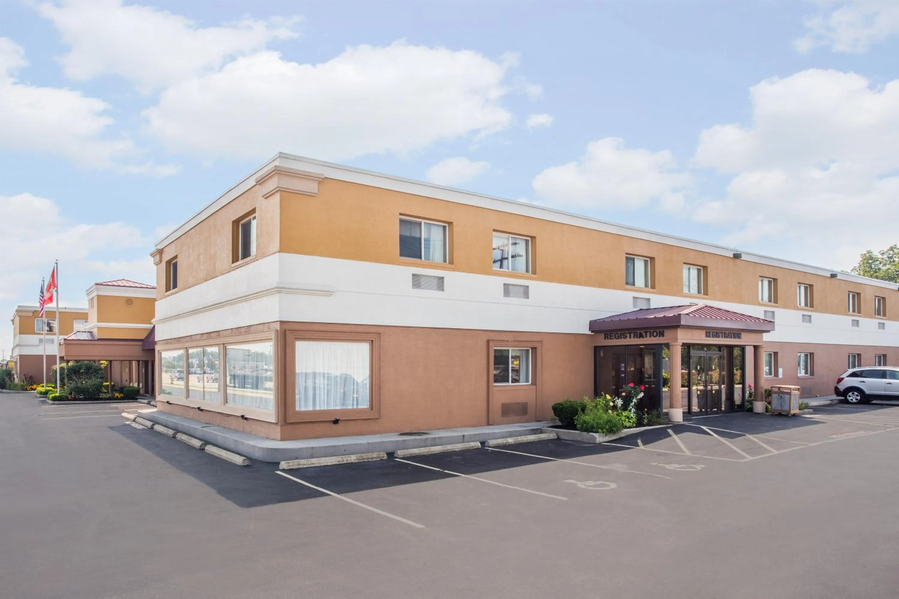 Facade/entrance in FairBridge Inn Express Buffalo Airport Williamsville