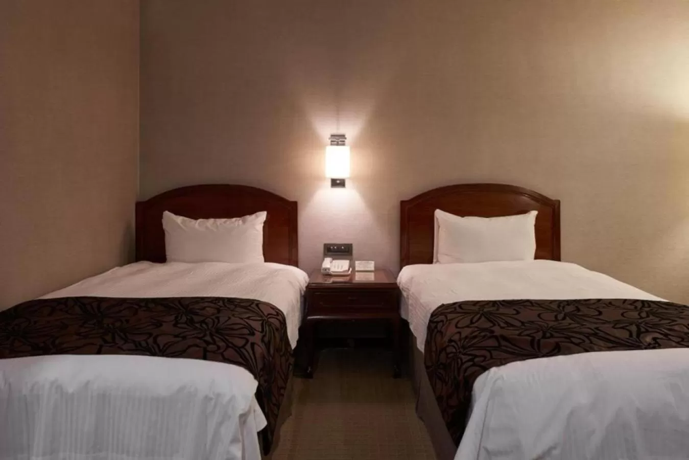 Deluxe Twin Room in SOL Hotel