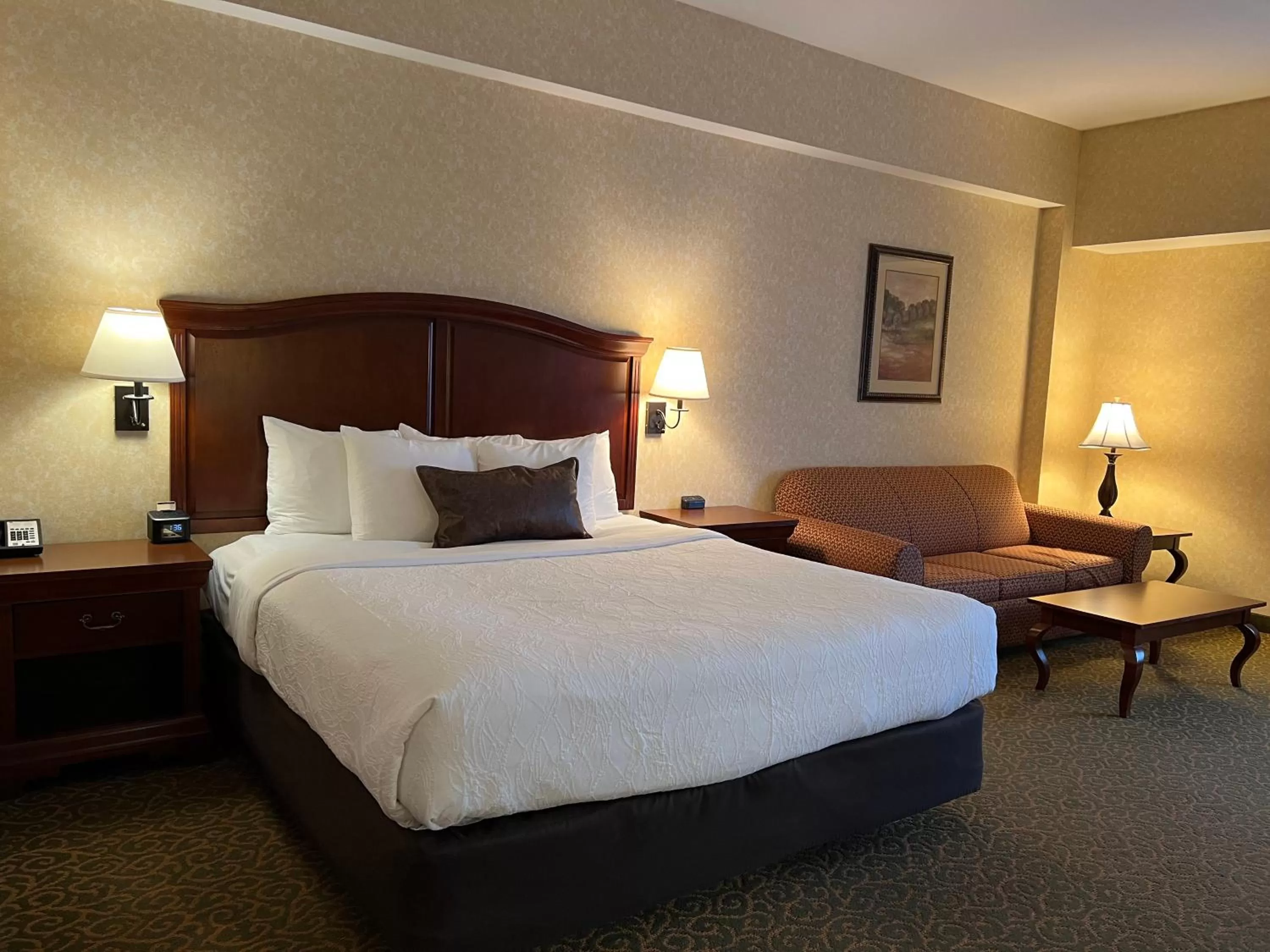 King Suite - Non Smoking in Maine Evergreen Hotel, an Ascend Collection Hotel