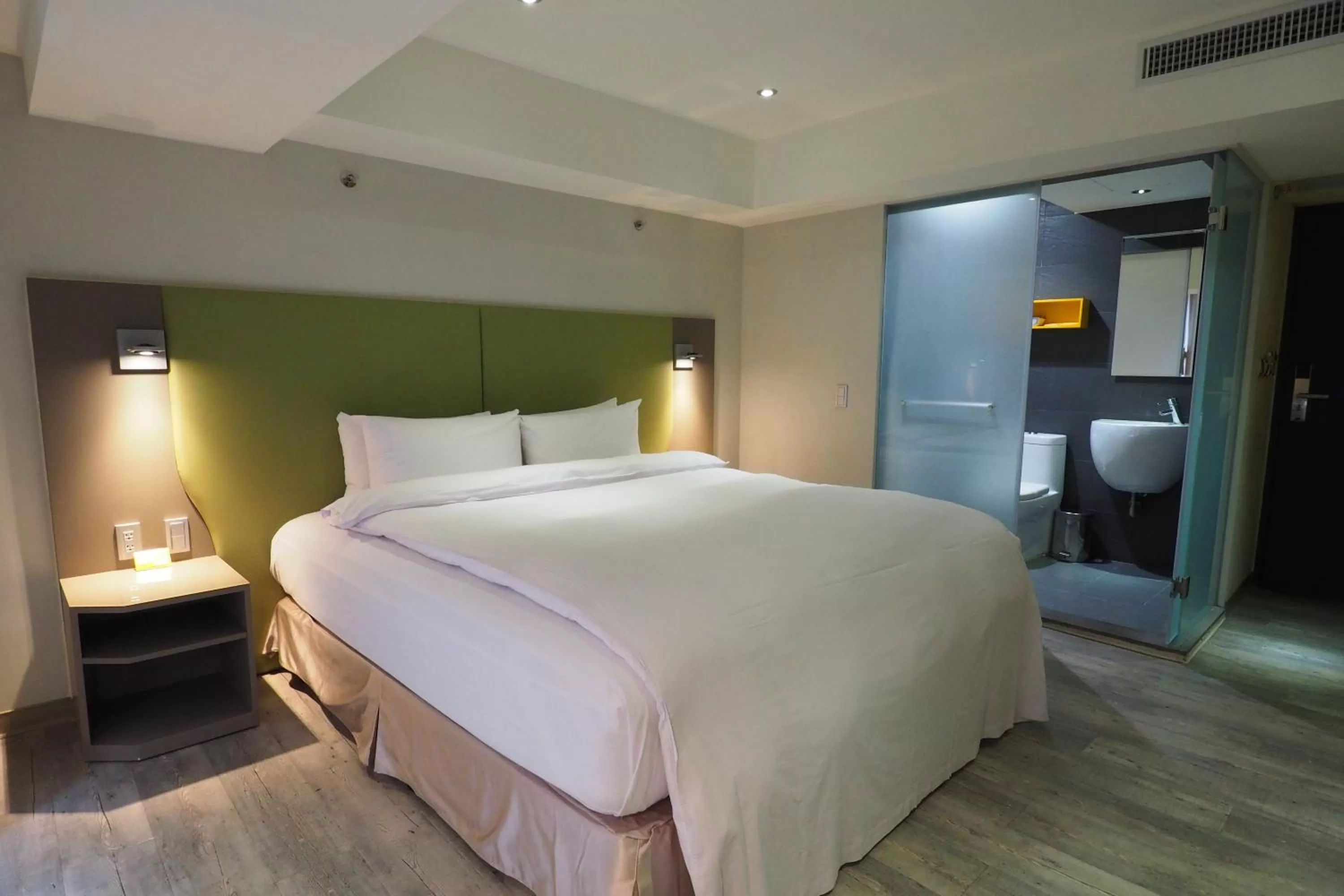 Deluxe Double Room in Horizon Inn