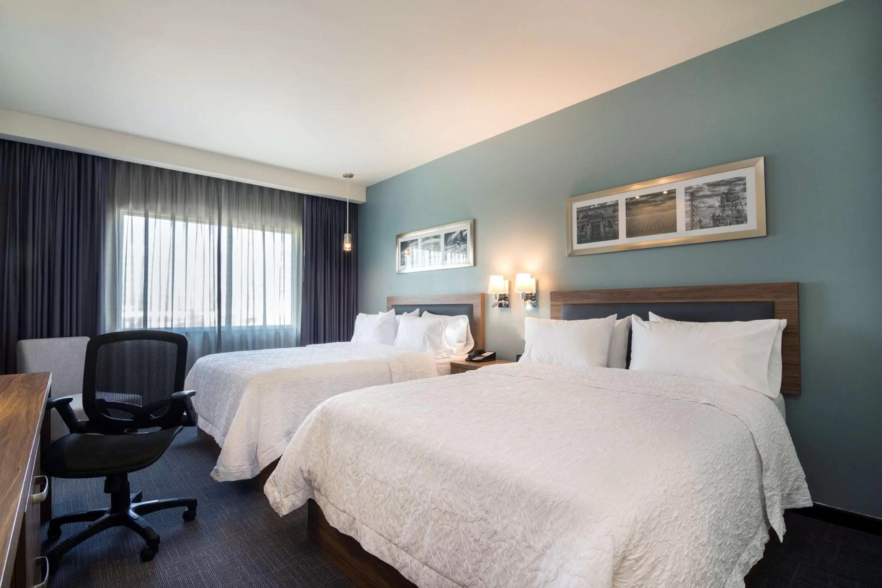 Queen Room with Two Queen Beds - Non-Smoking in Hampton Inn & Suites by Hilton Salamanca Bajio