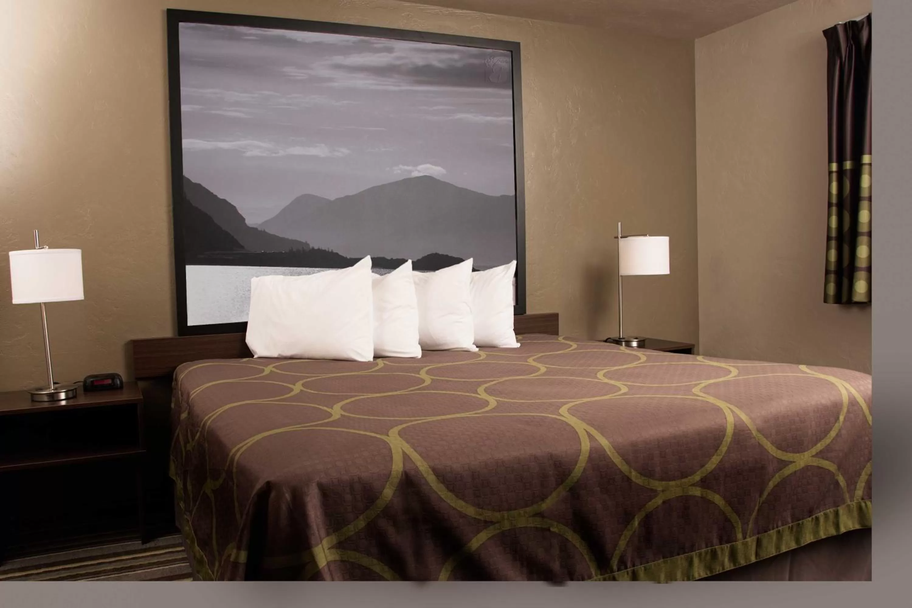 Queen Room - Non-Smoking in Super 8 by Wyndham Juneau