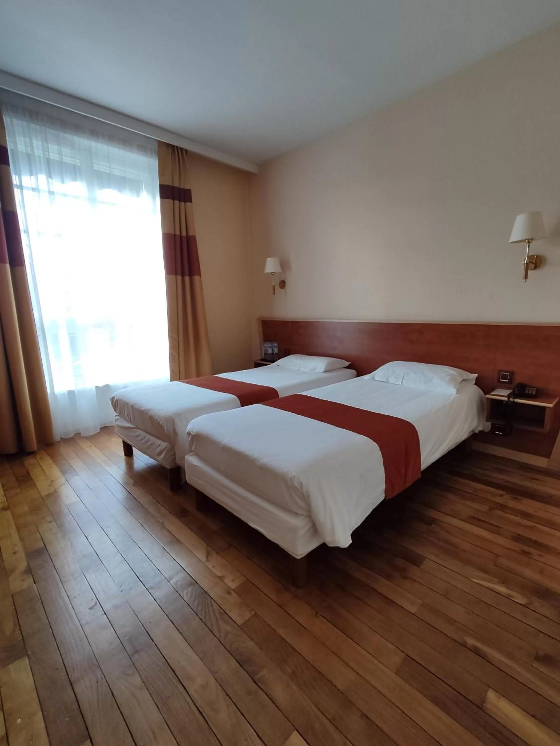 Twin Room - single occupancy in Hôtel Vauban