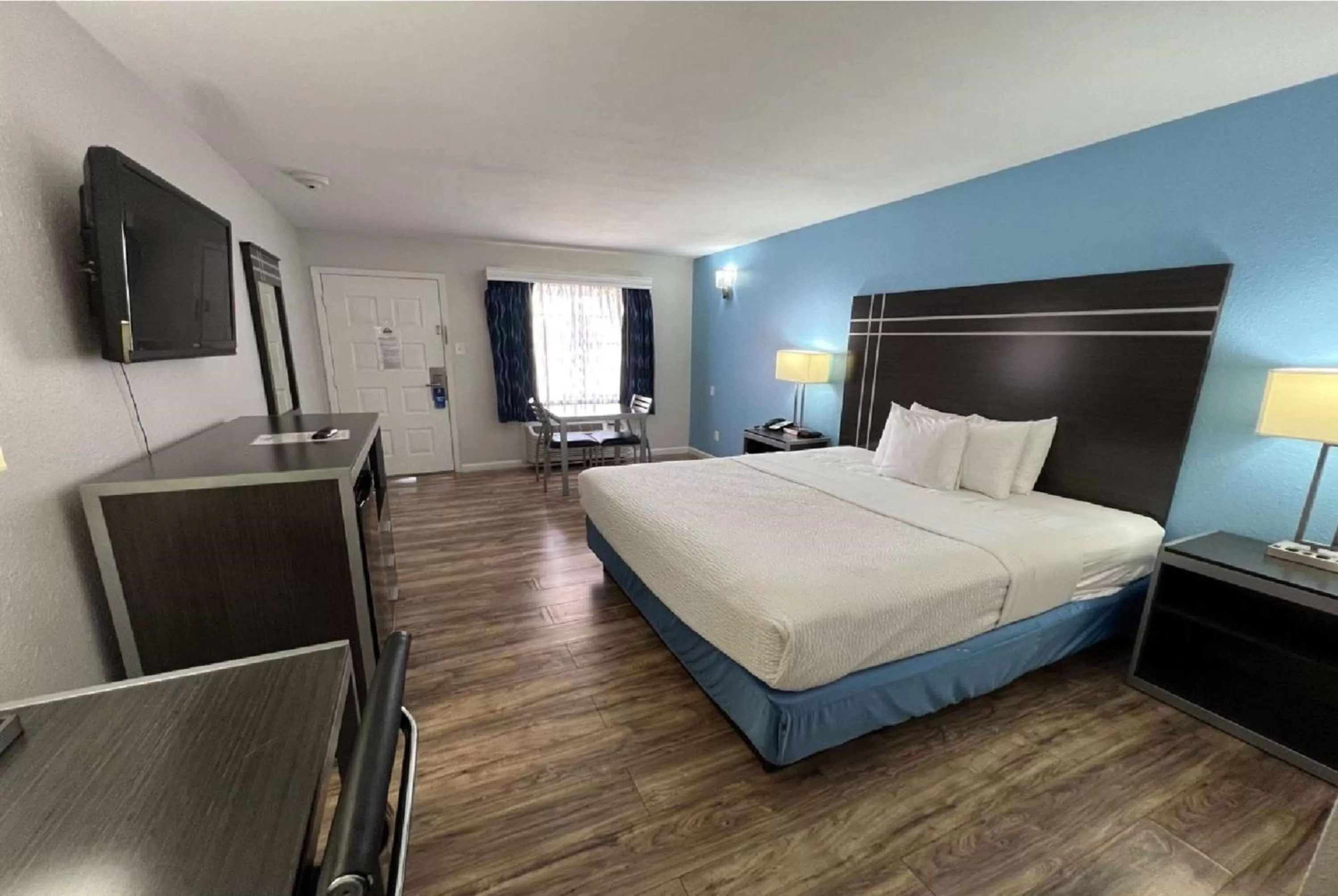 King Room - Non-Smoking in Days Inn by Wyndham Orange