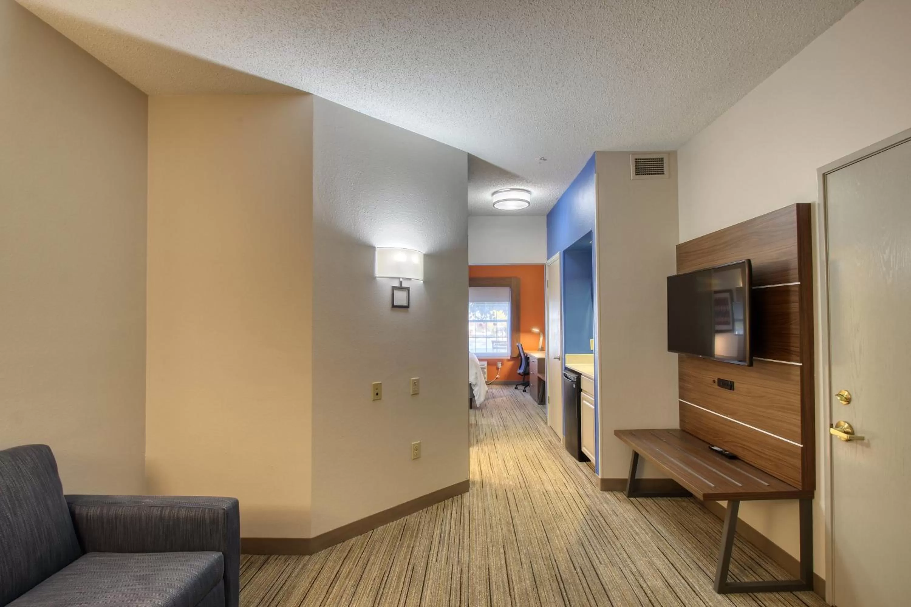 King Suite with Sofa Bed in Holiday Inn Express Hotel & Suites Oshkosh - State Route 41 by IHG