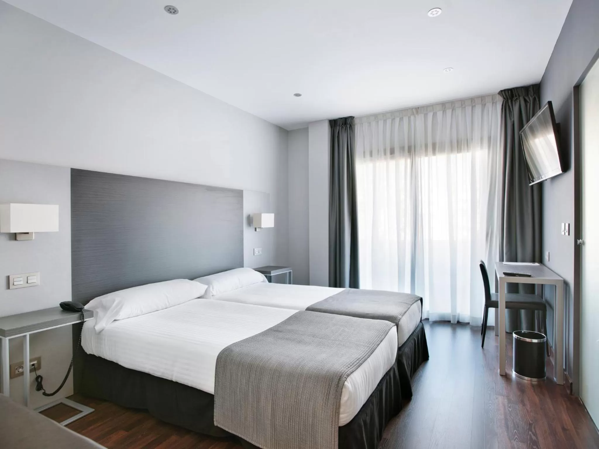 Single Room in UVE Alcobendas