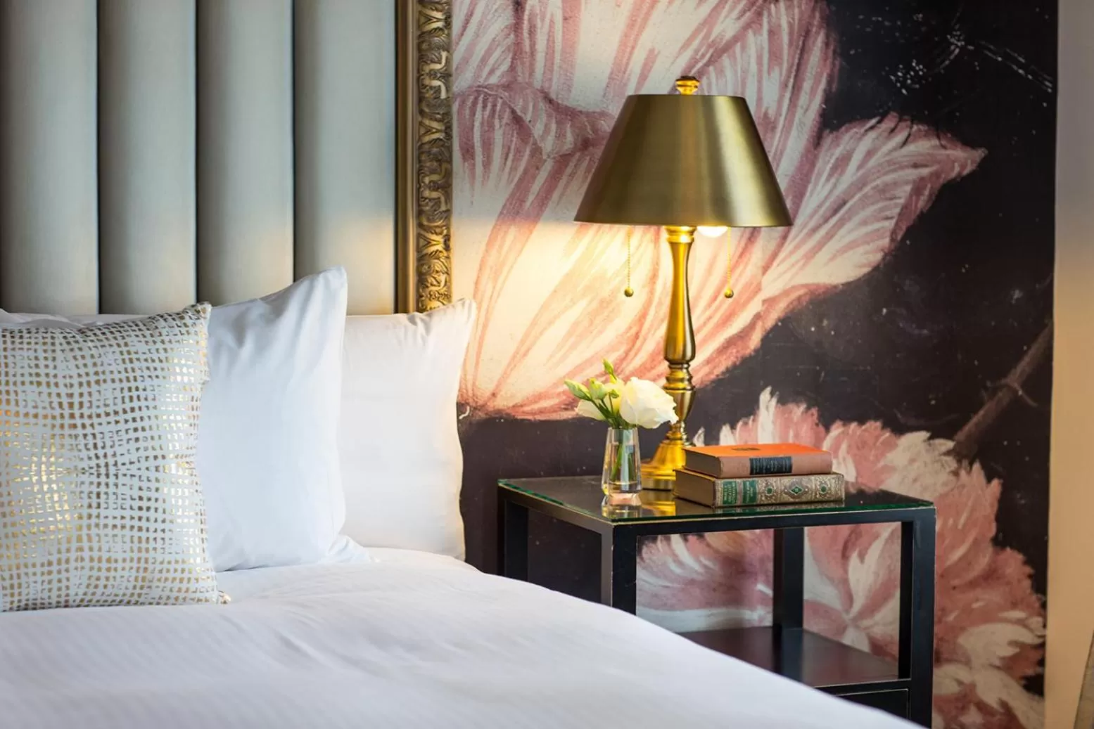 Classic King Room in The Culver Hotel