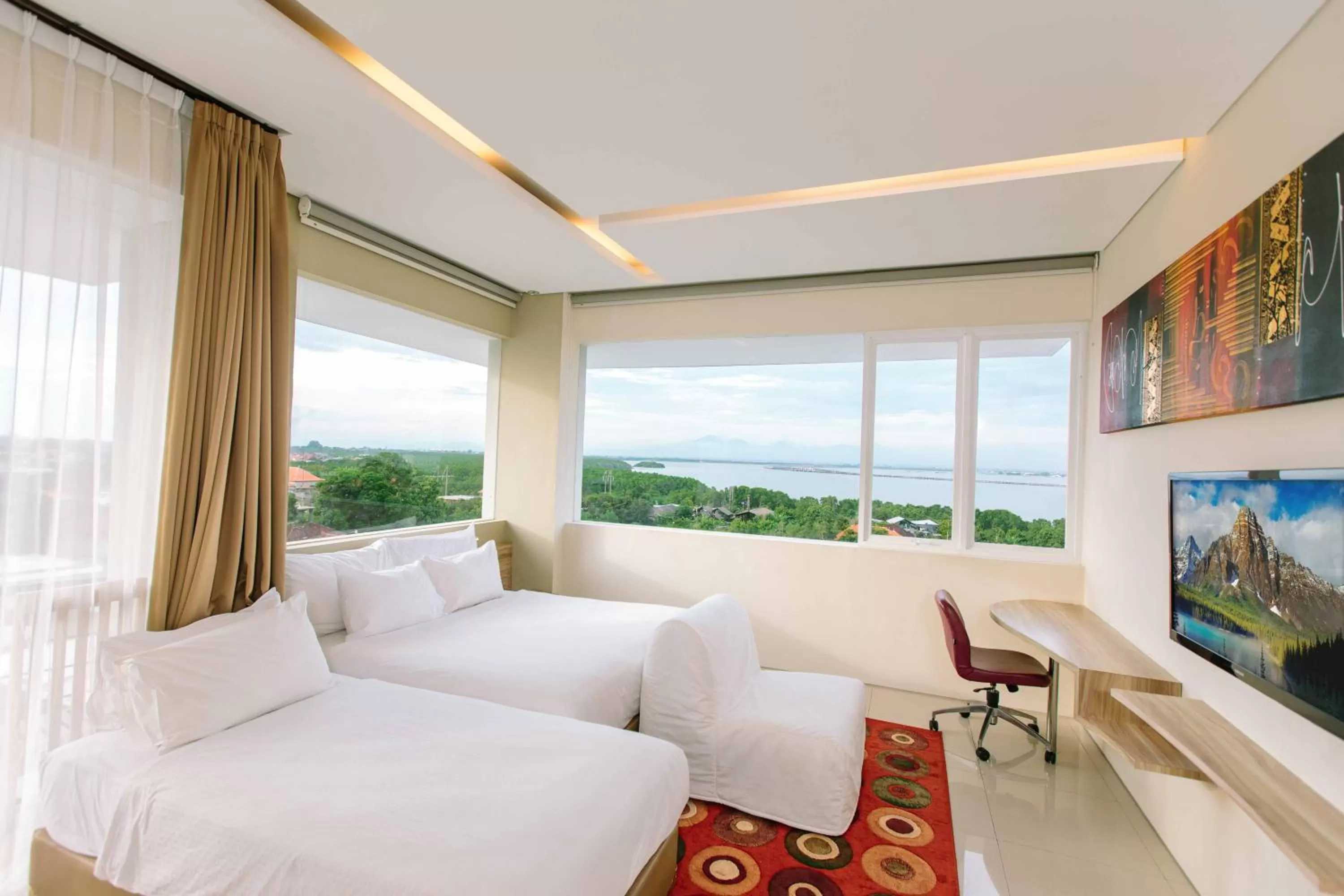 Family Suite with Bay View in Mahogany Hotel