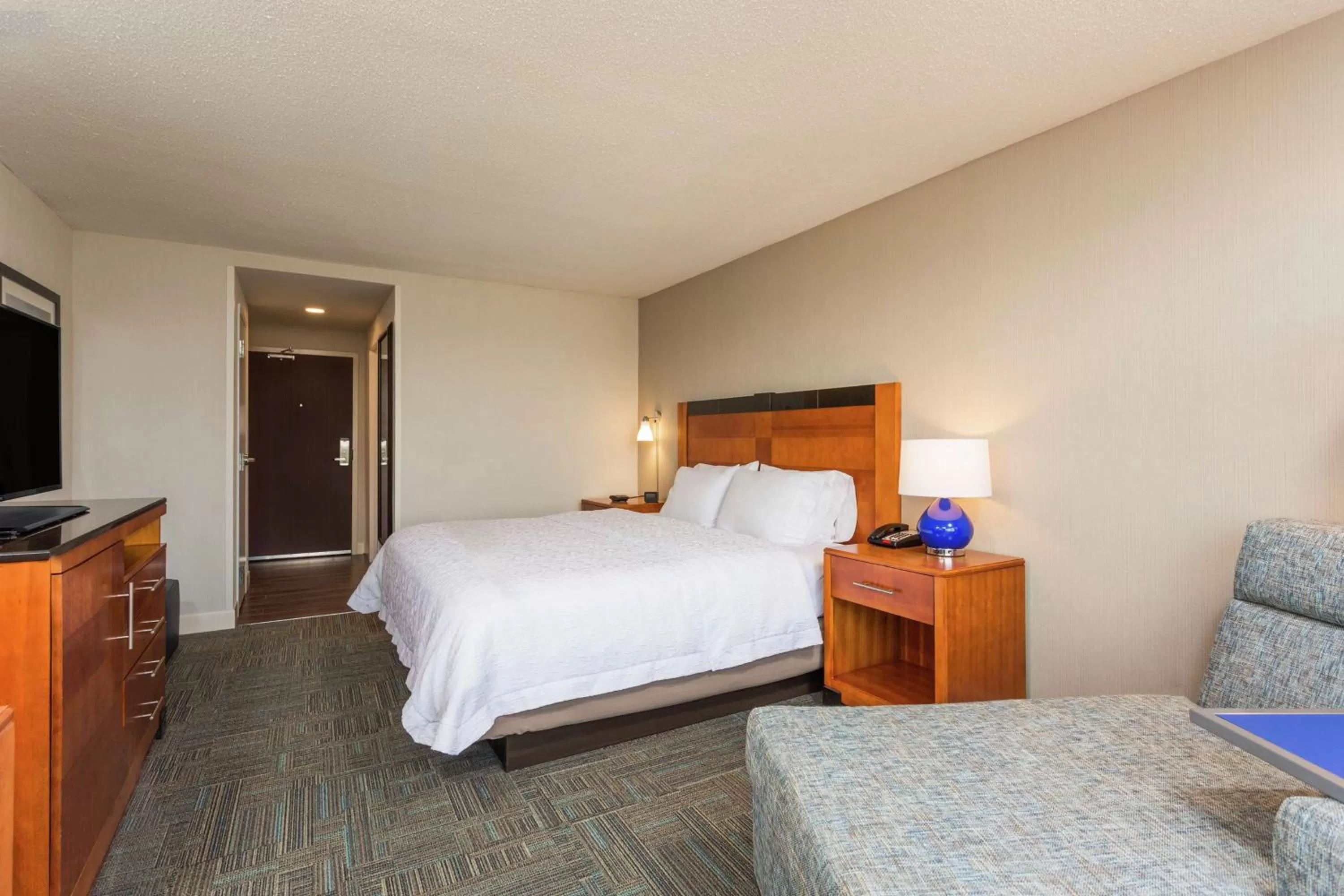 Bedroom, Bed in Hampton Inn Manassas