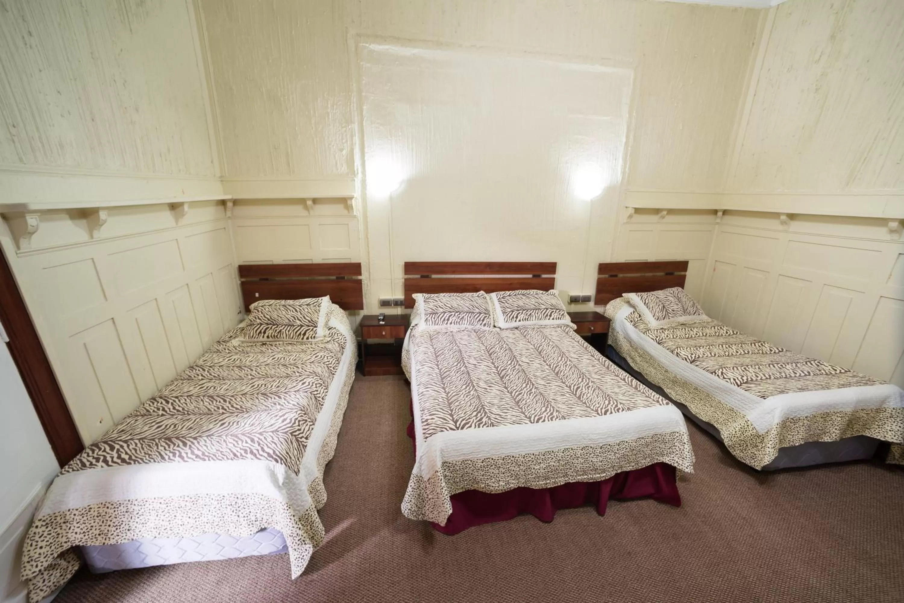 Standard Twin Room in Si Hotel