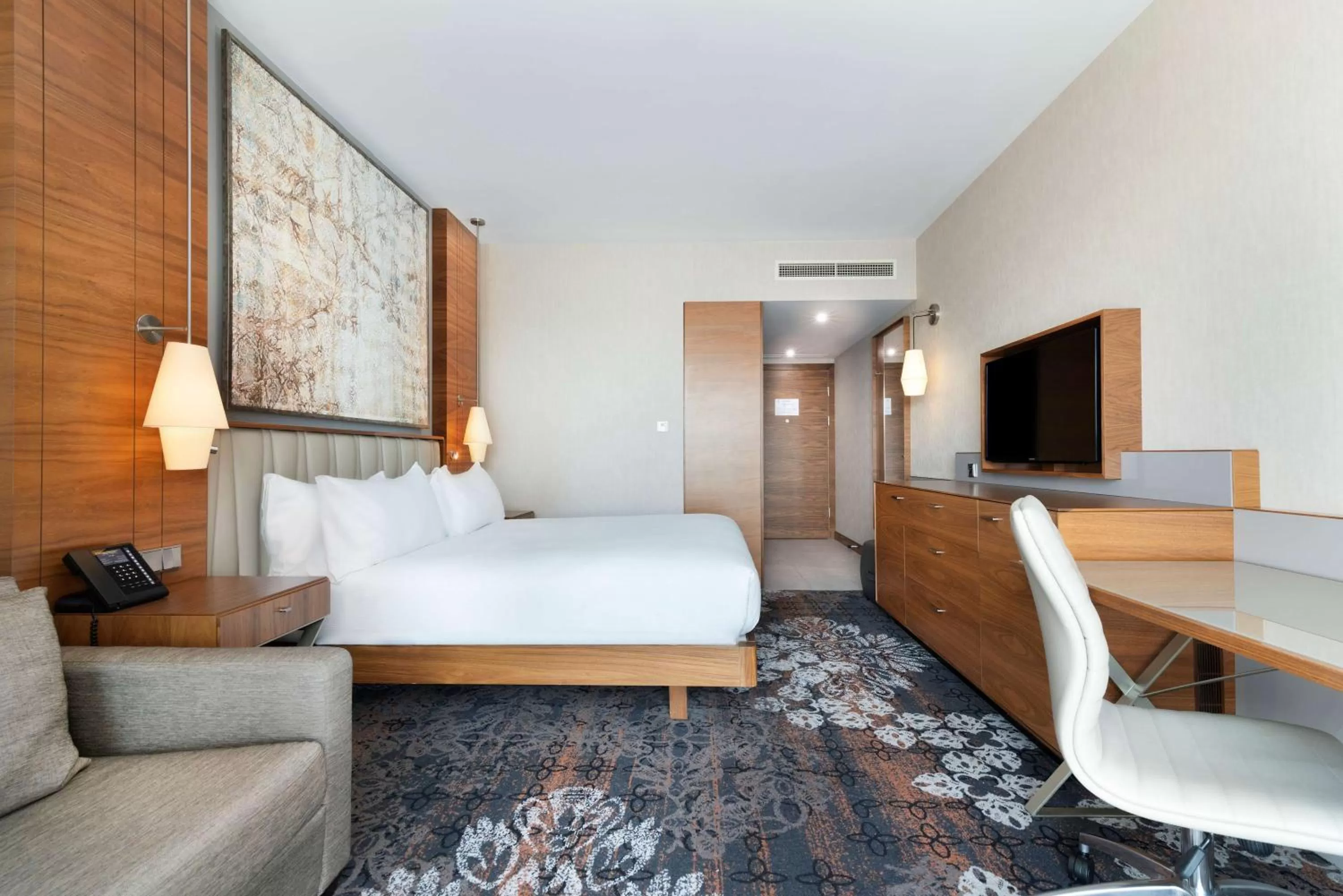 Family Connecting Rooms in DoubleTree by Hilton Krakow Hotel & Convention Center