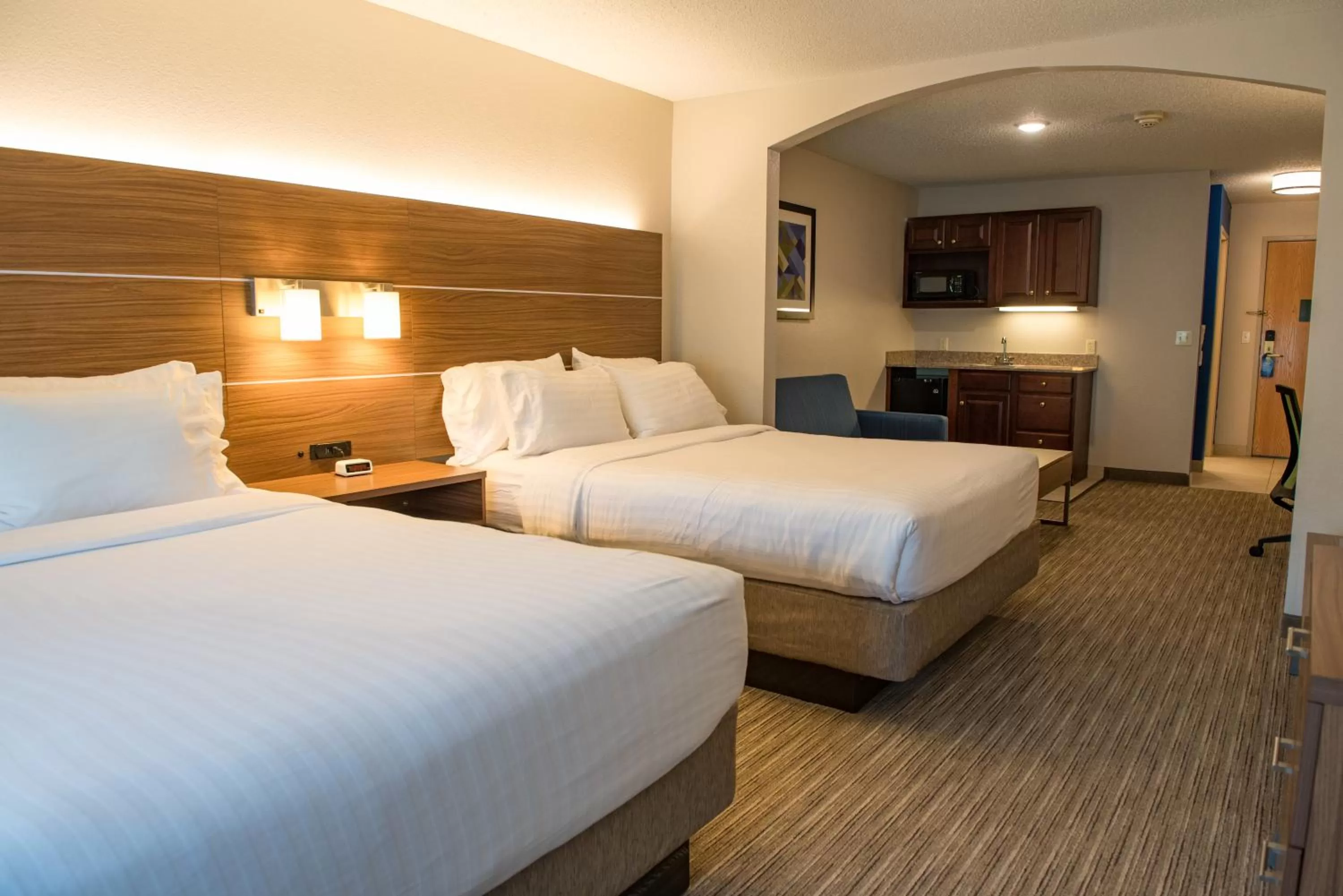 Standard Room with Two Queen Beds in Holiday Inn Express Hotel & Suites Elkhart-South by IHG