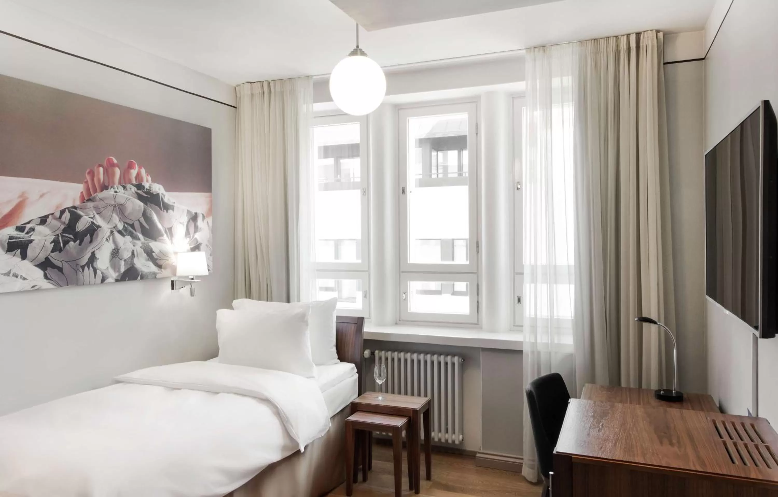 Single Guest Room in Radisson Blu Aleksanteri Hotel, Helsinki