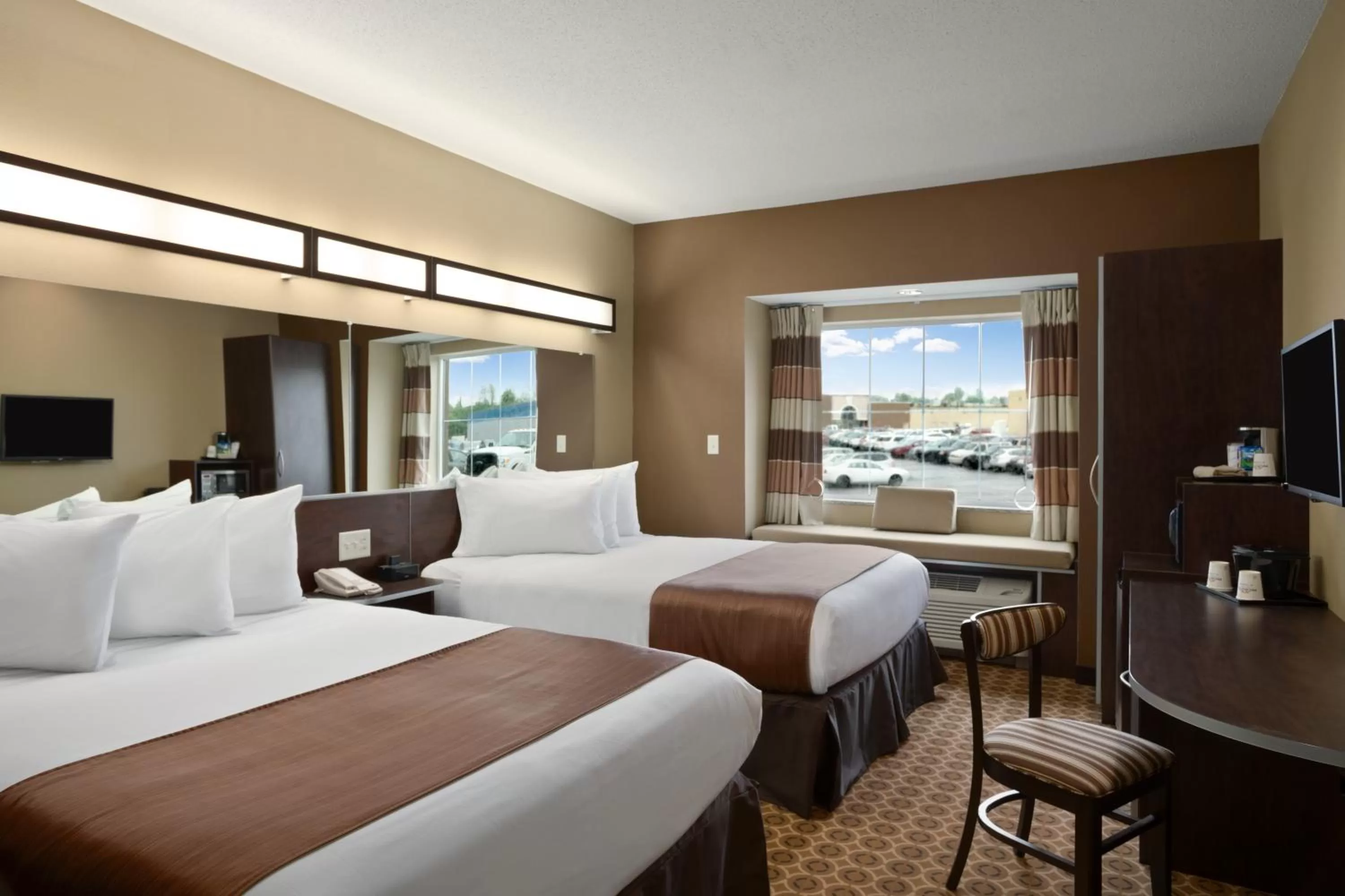 Deluxe Queen Room with Two Queen Beds - Non-Smoking in Sonesta Essential Fairmont