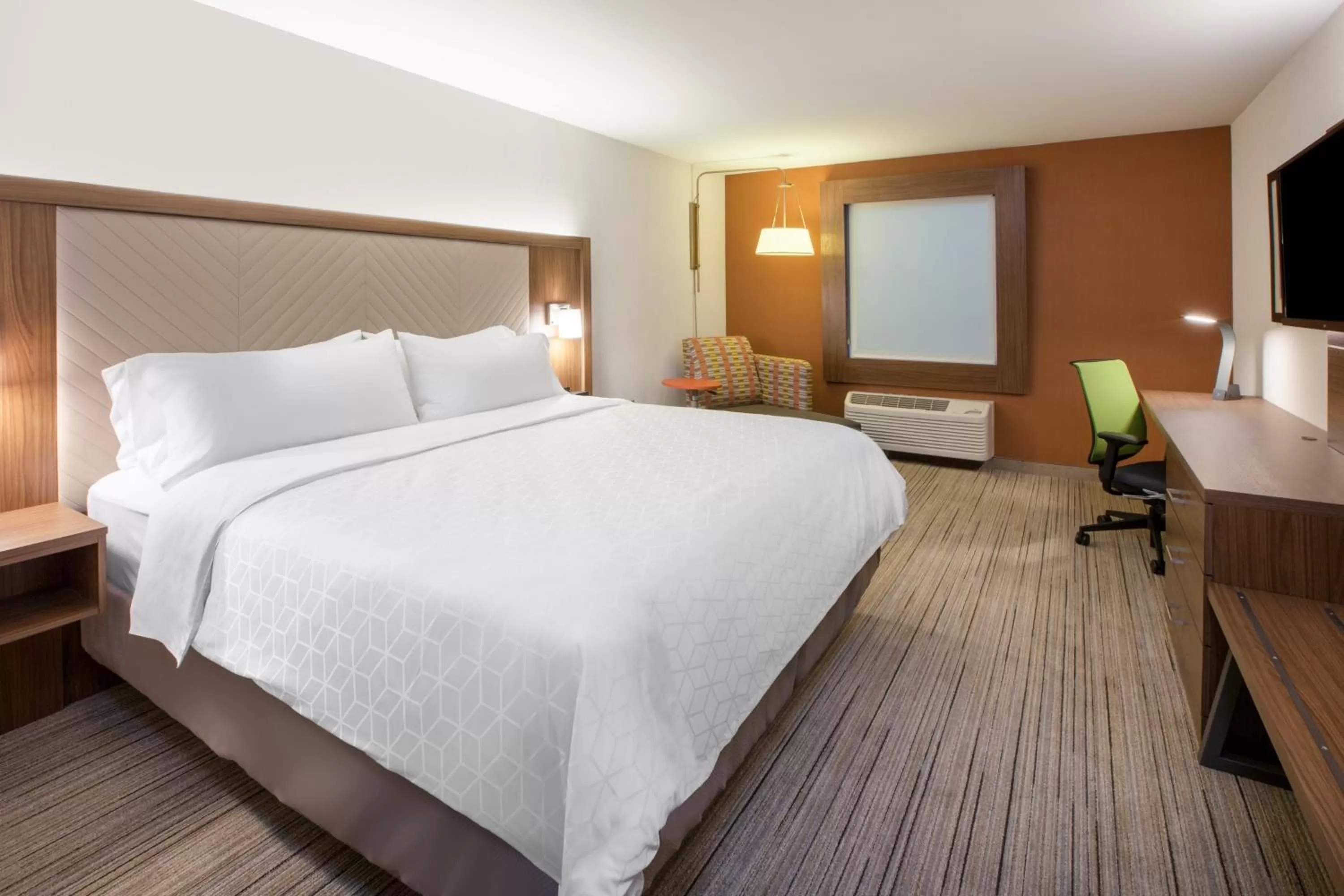 King Room - Mobility Access/Hearing Accessible in Holiday Inn Express & Suites - Lancaster - Mount Joy by IHG