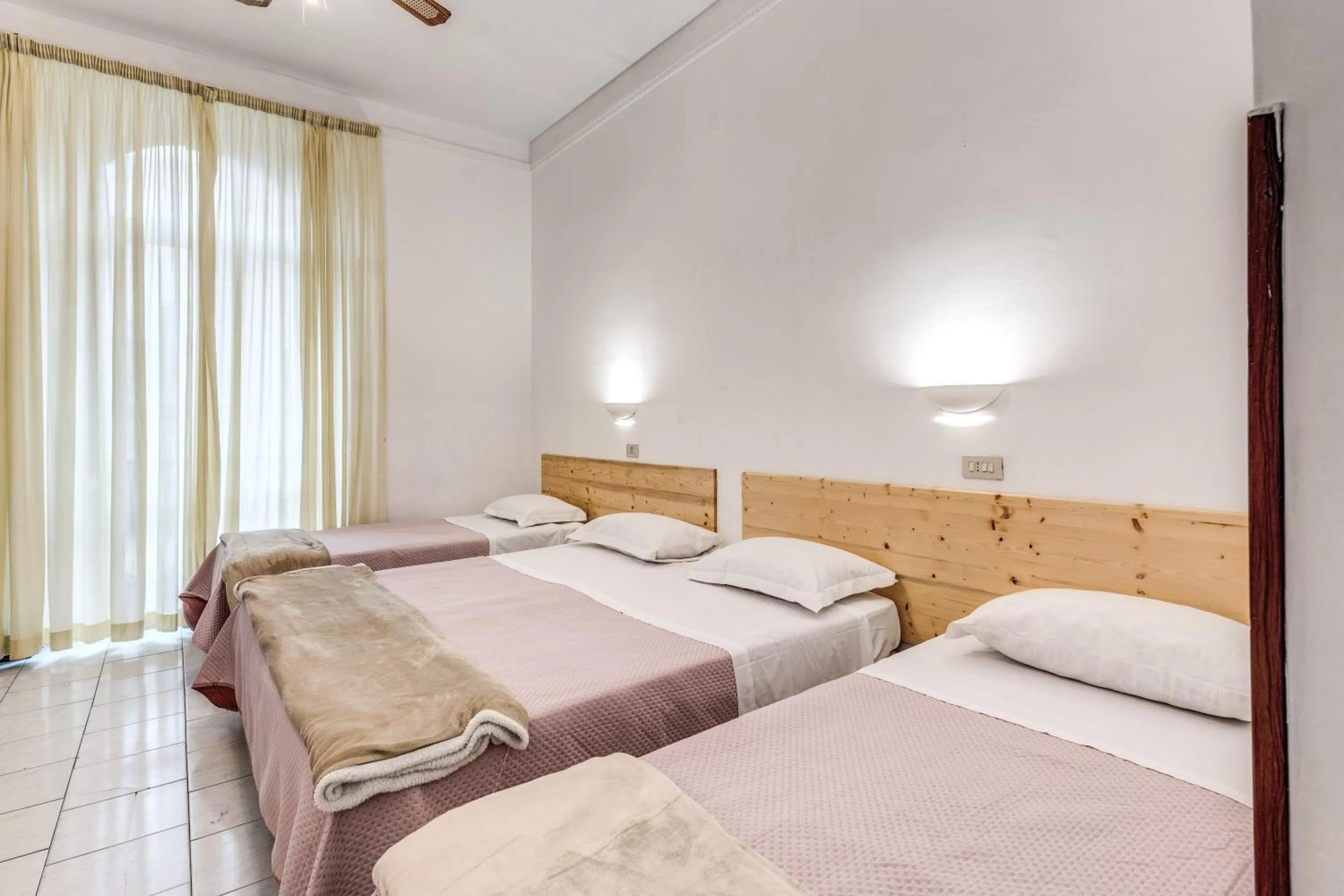 Quadruple Room in Hotel Altavilla 9