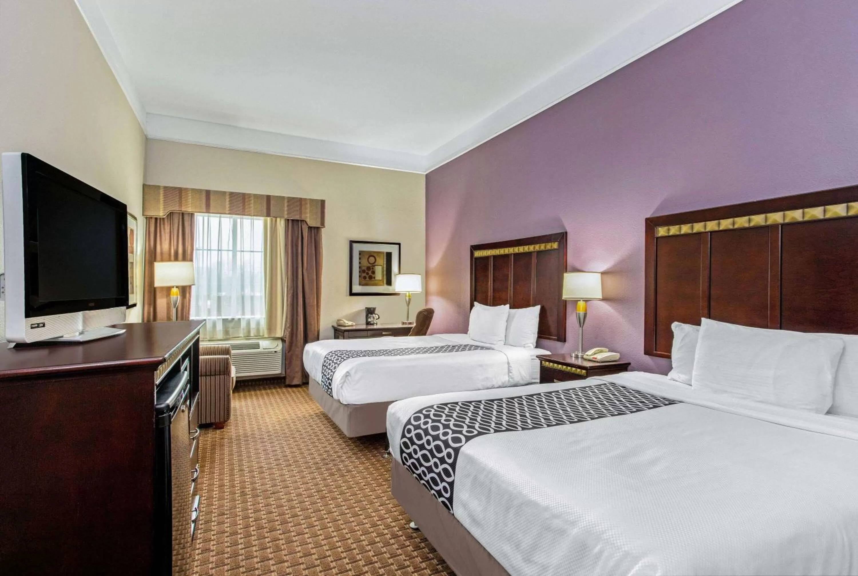 Queen Room with Two Queen Beds and Bath Tub - Mobility/Hearing Access - Non-Smoking in La Quinta by Wyndham Cleburne