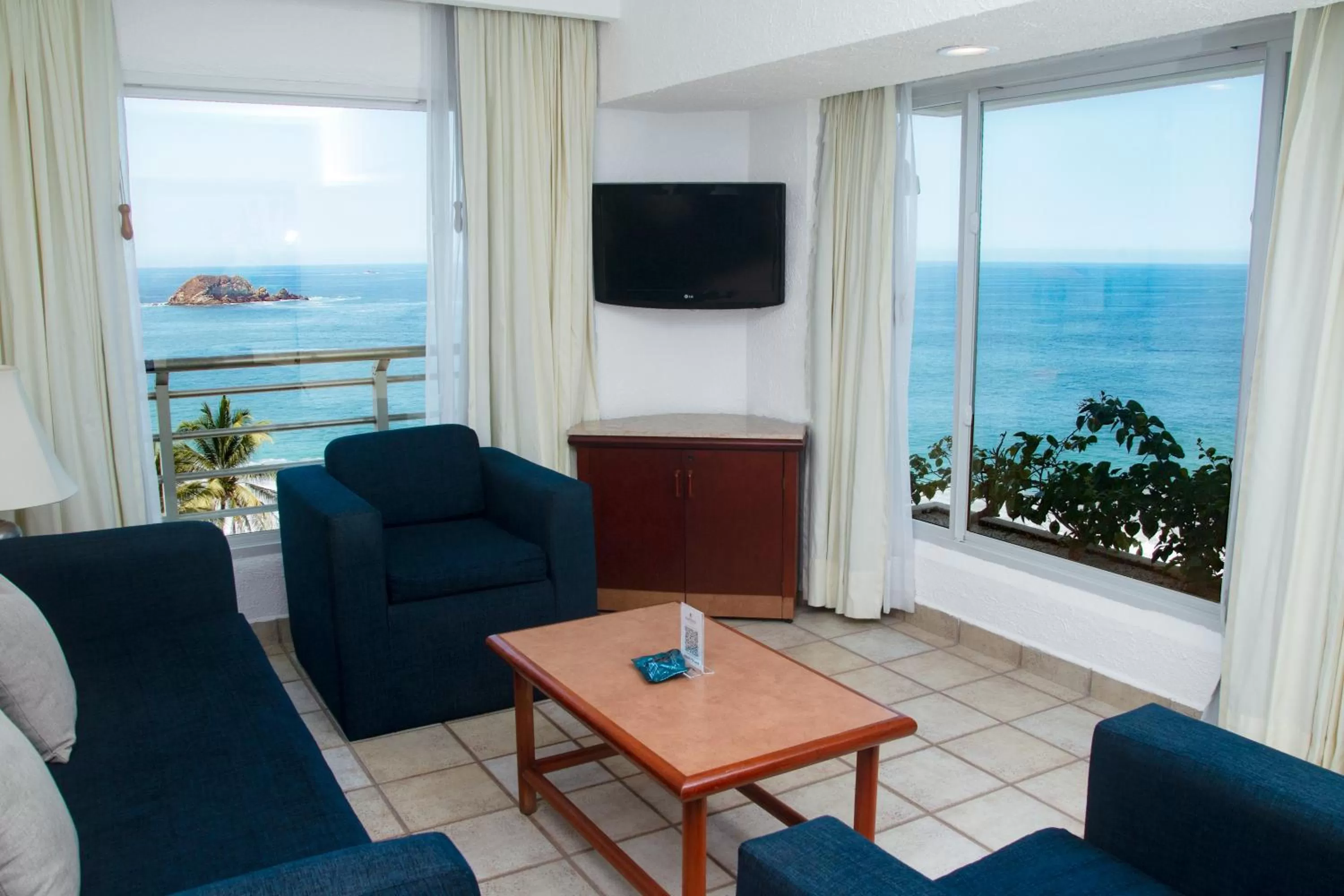 Junior Suite in Emporio Ixtapa - with Optional All Inclusive
