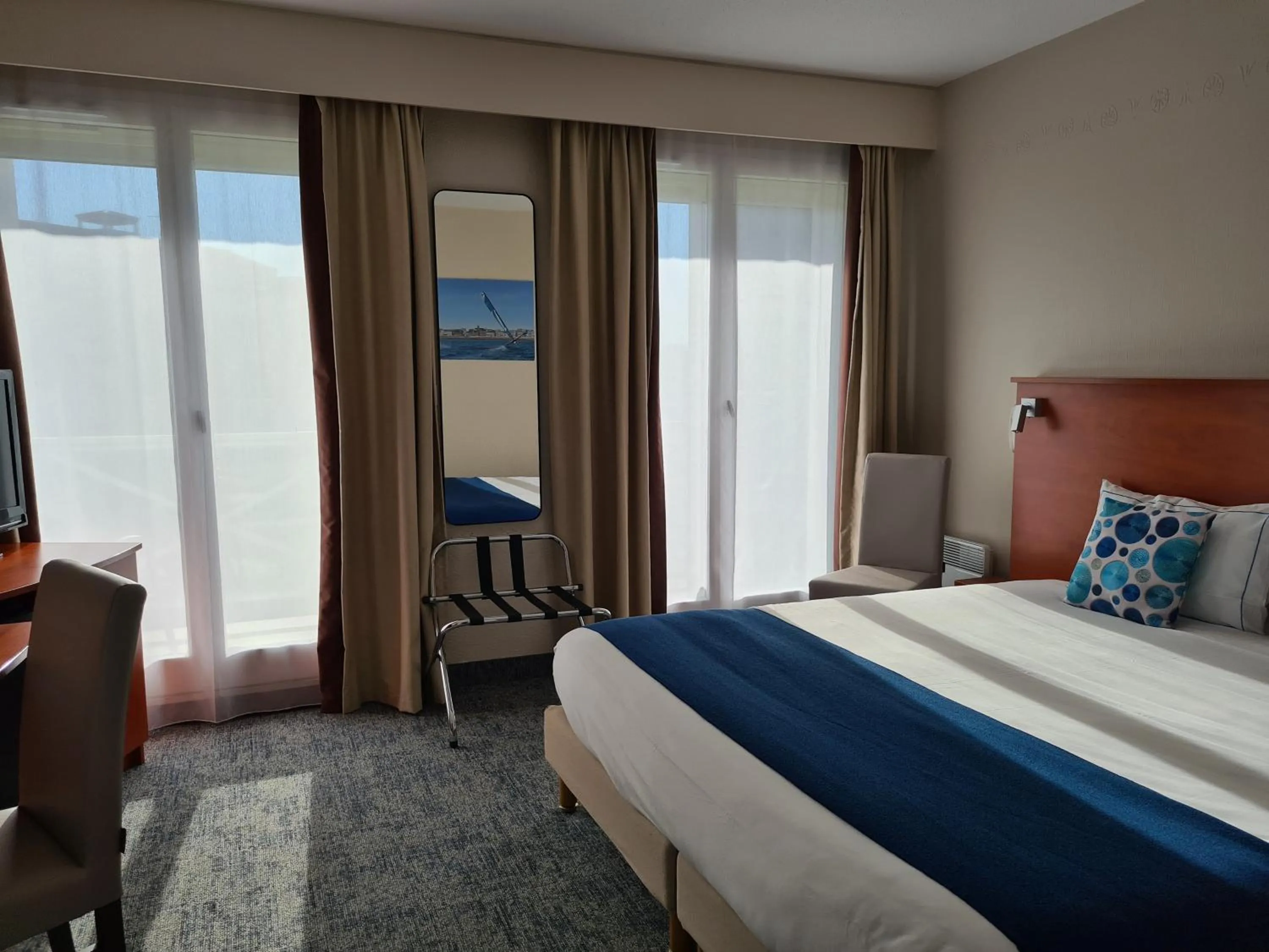 Double Room with Harbor View in The Originals Boutique, Hôtel Admiral's, Les Sables-d'Olonne