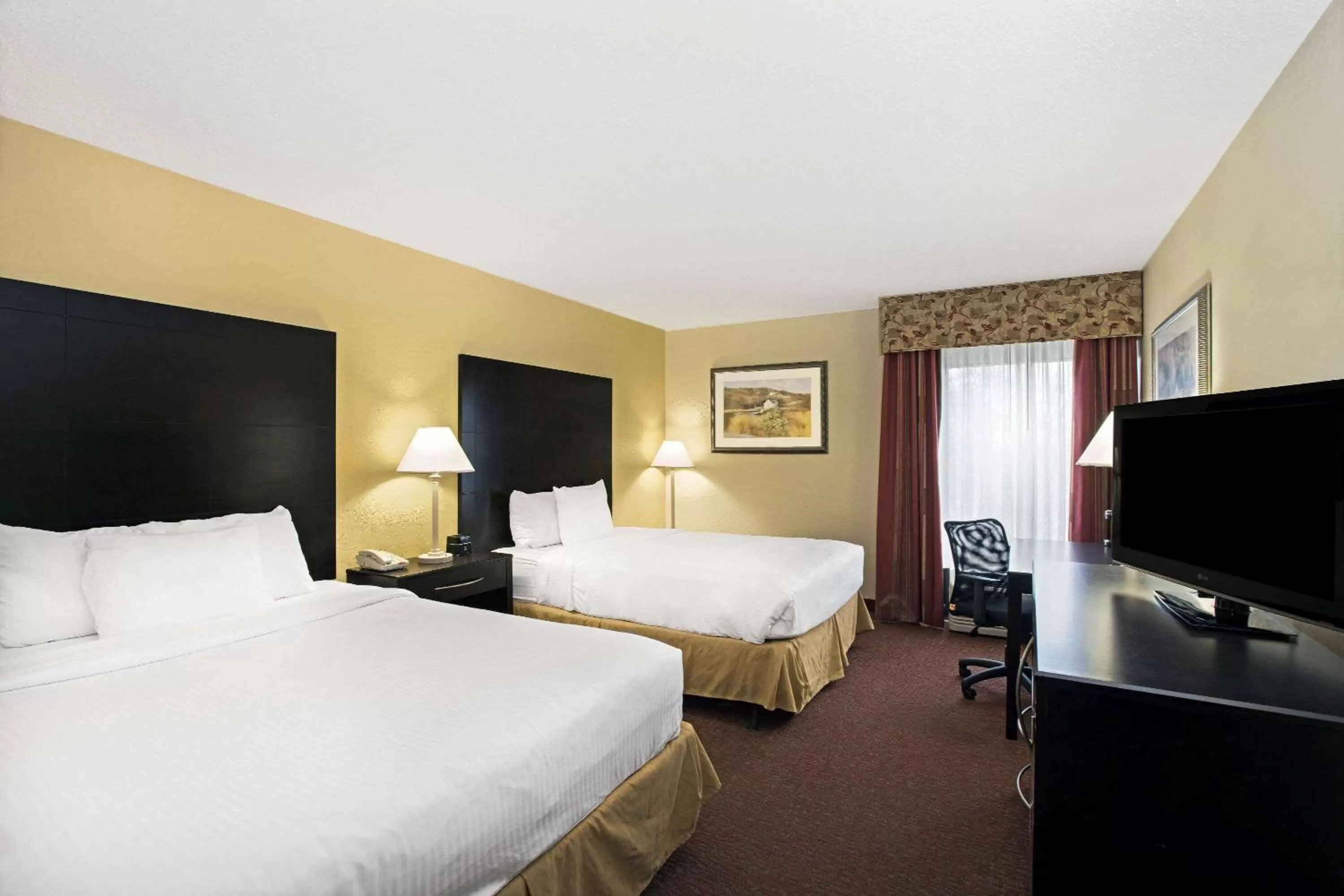 Queen Room with Two Queen Beds and Mobility/Hearing Access - Non-Smoking in La Quinta by Wyndham Salina