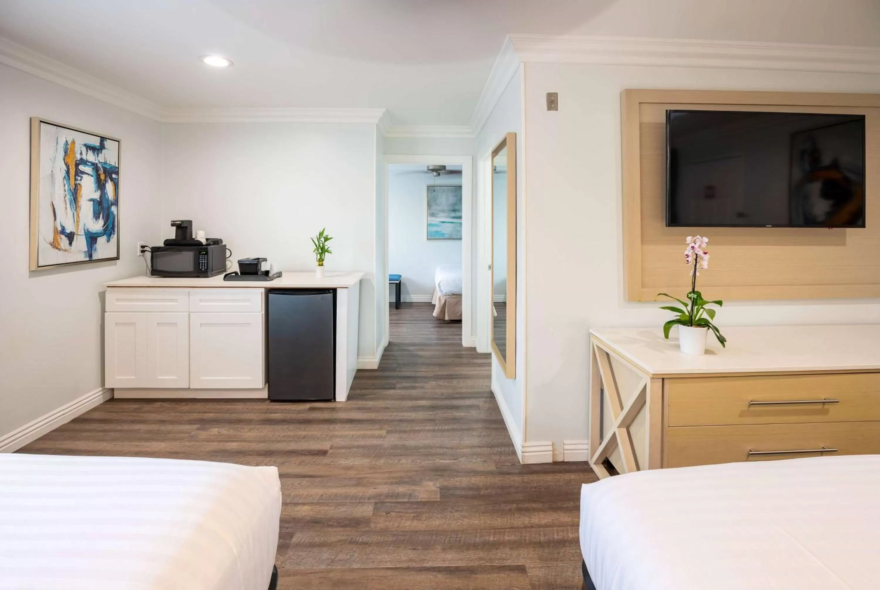 Two Bedroom Suite Non Smoking in Ramada Limited Redondo Beach