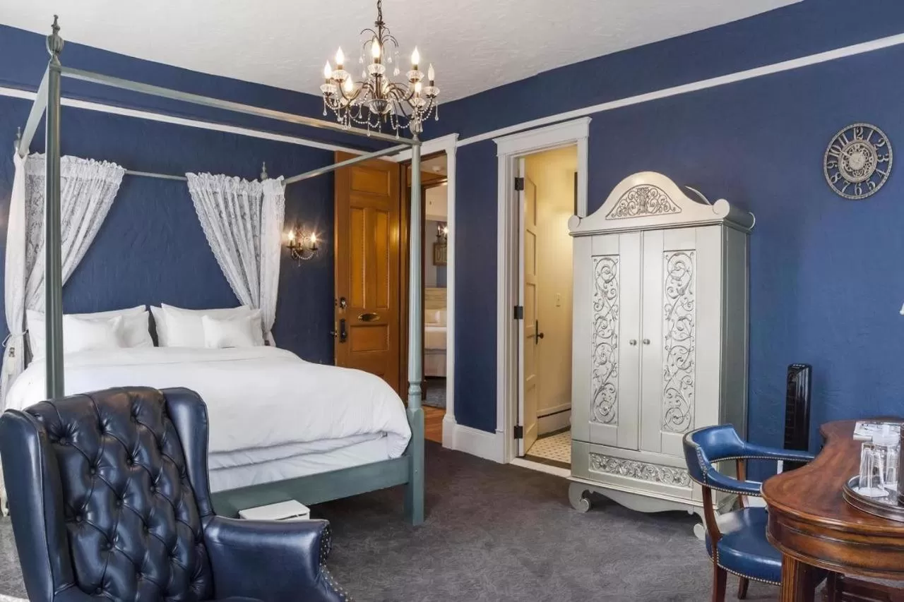 King Suite with Spa Bath in Patterson Inn