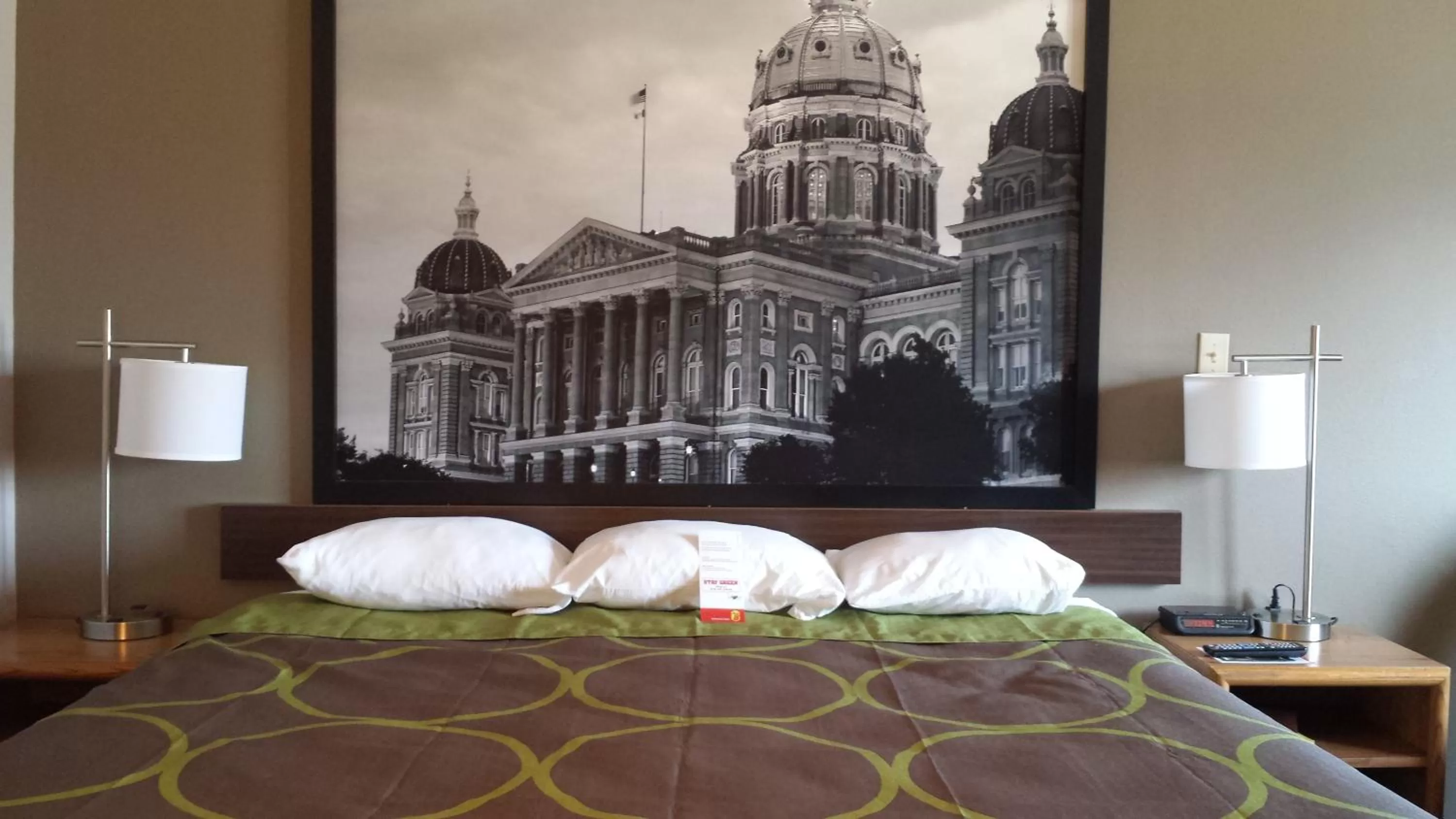 King Room- Non-Smoking in Super 8 by Wyndham Pella