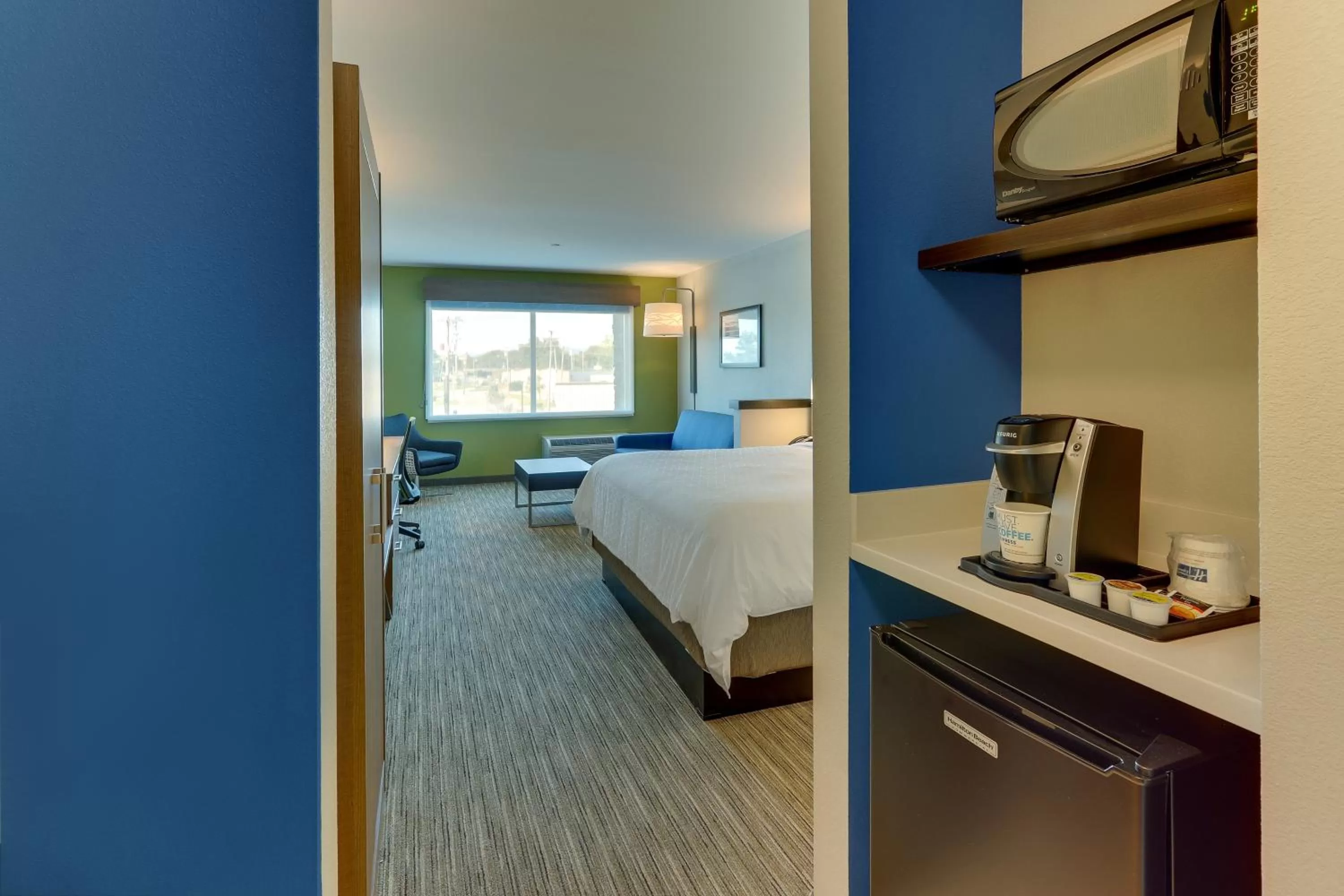 Suite - Hearing Accessible in Holiday Inn Express & Suites - Roanoke – Civic Center
