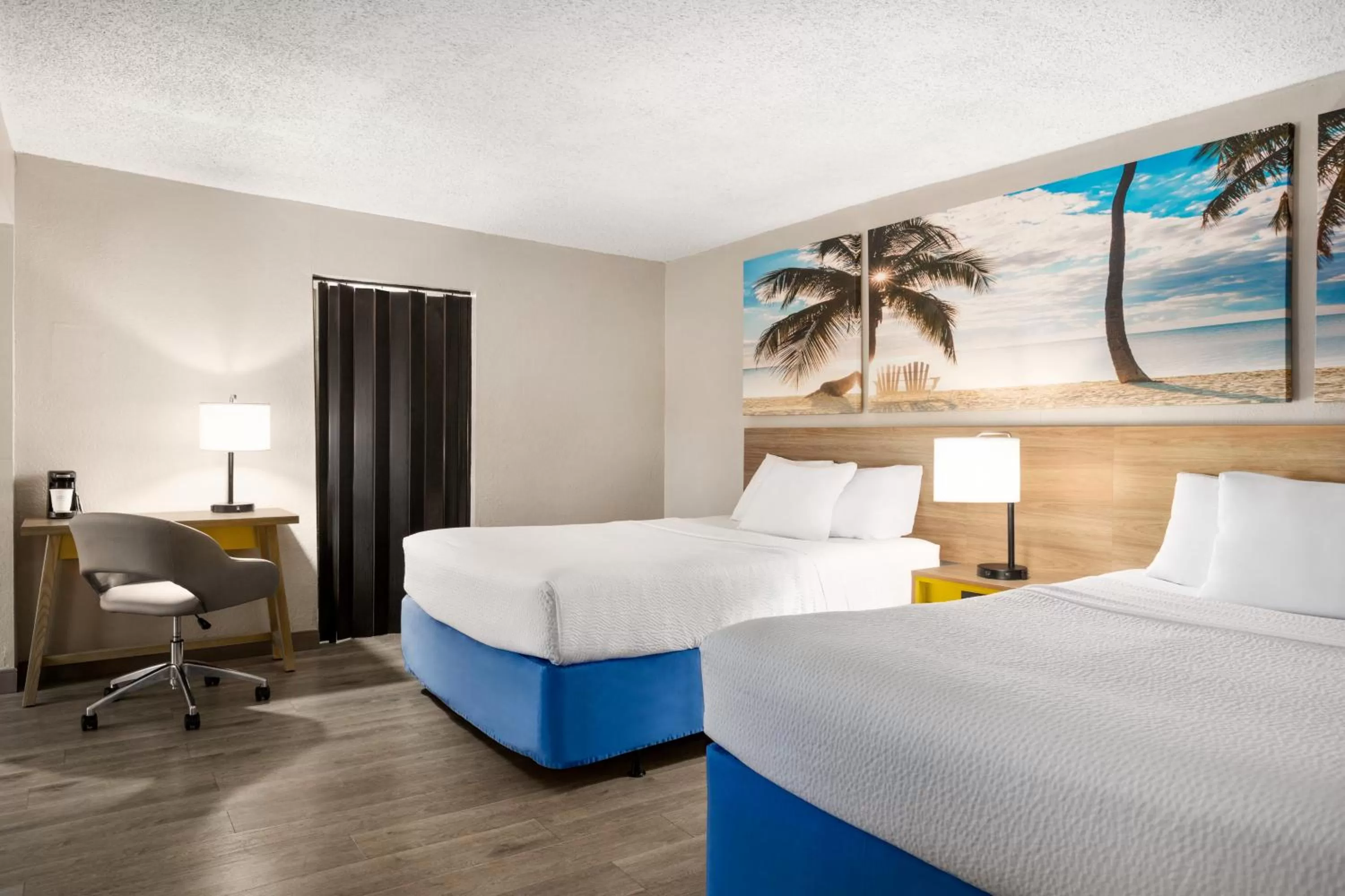 Queen Room with Two Queen Beds - Mobility/Hearing Accessible - Non-Smoking
 in Days Inn by Wyndham Miami Airport North