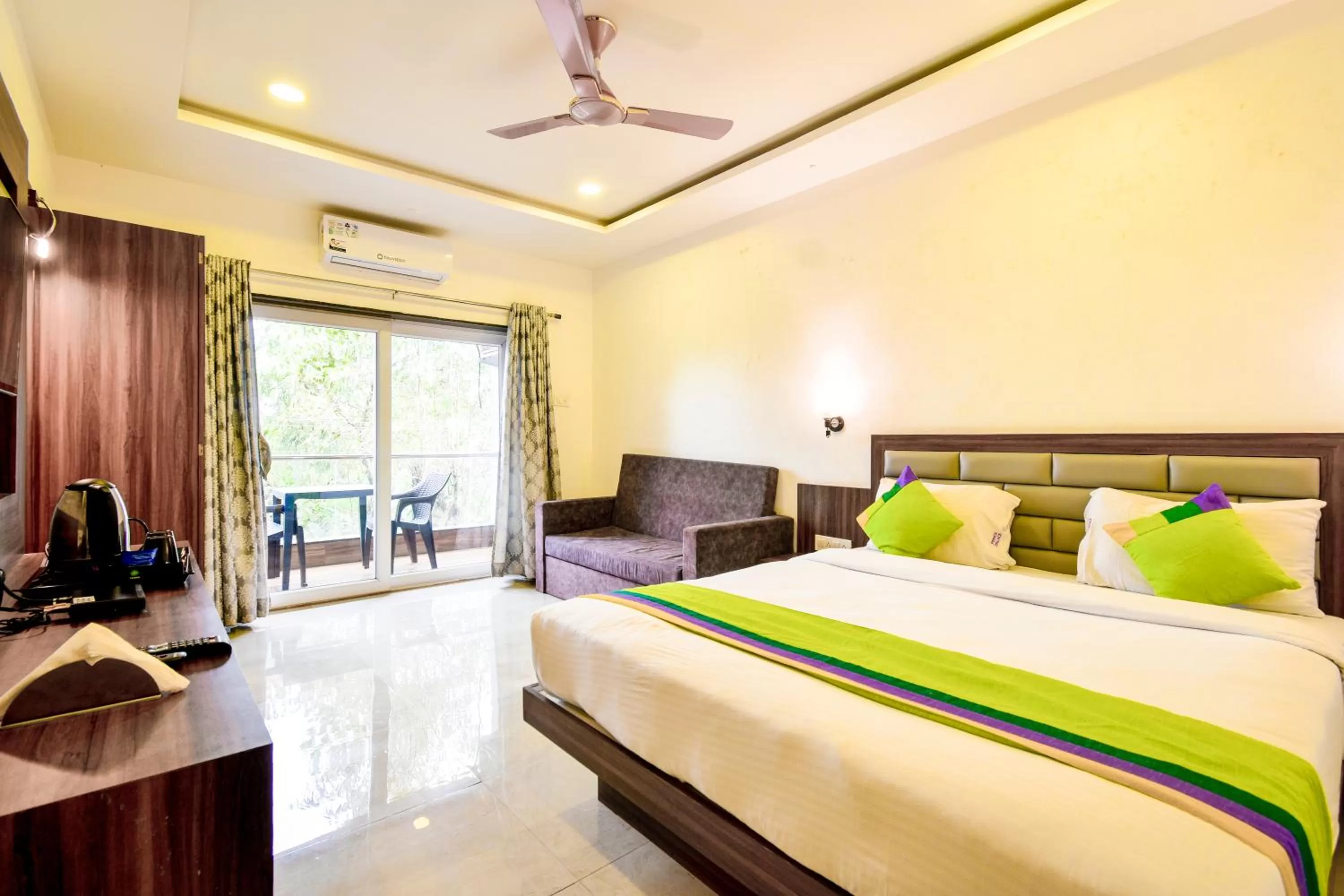 Deluxe Double Room in Treebo Prince Palace