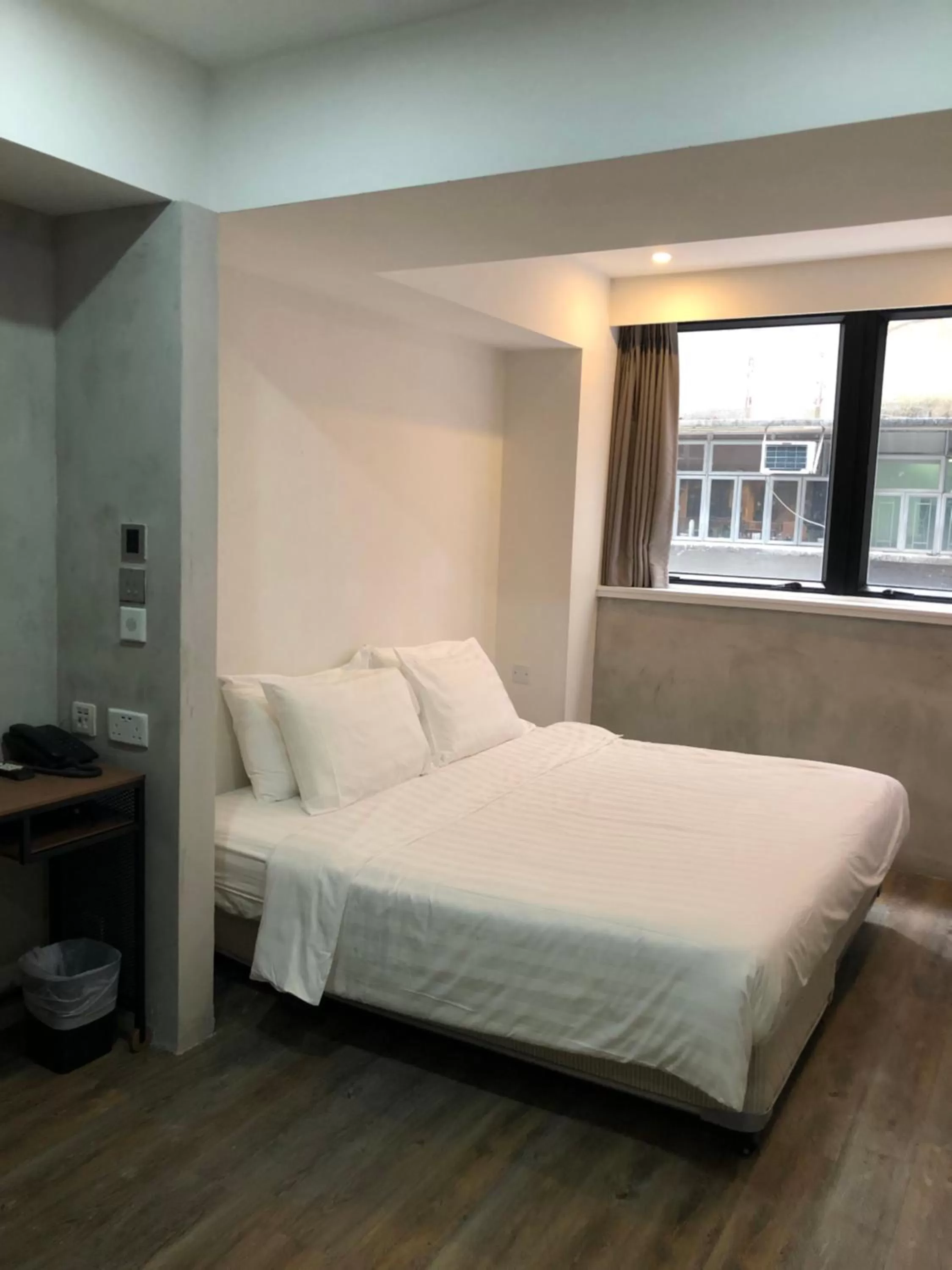 Deluxe Queen Room in Homy Central