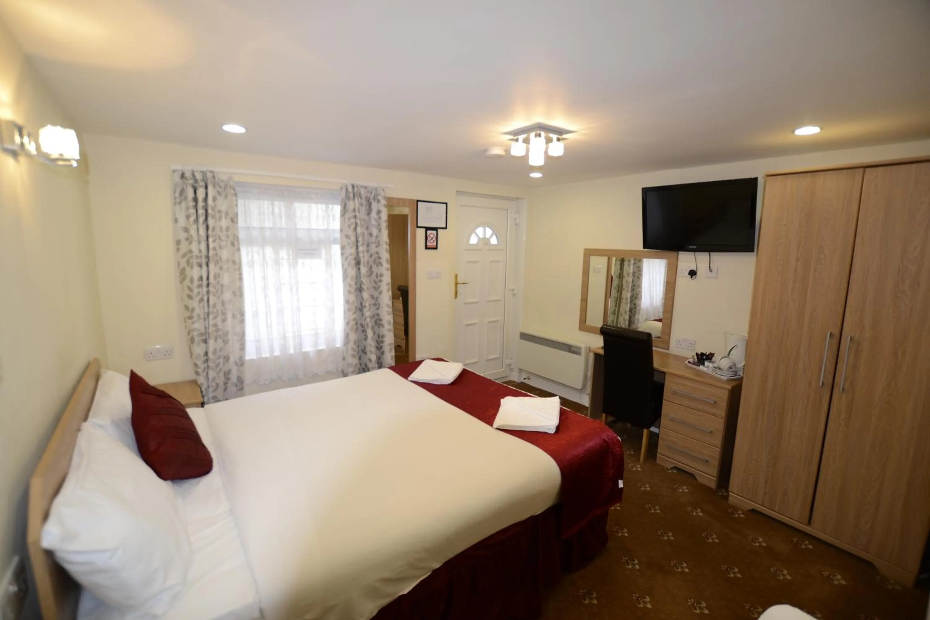 Double Room in Cranbrook Hotel