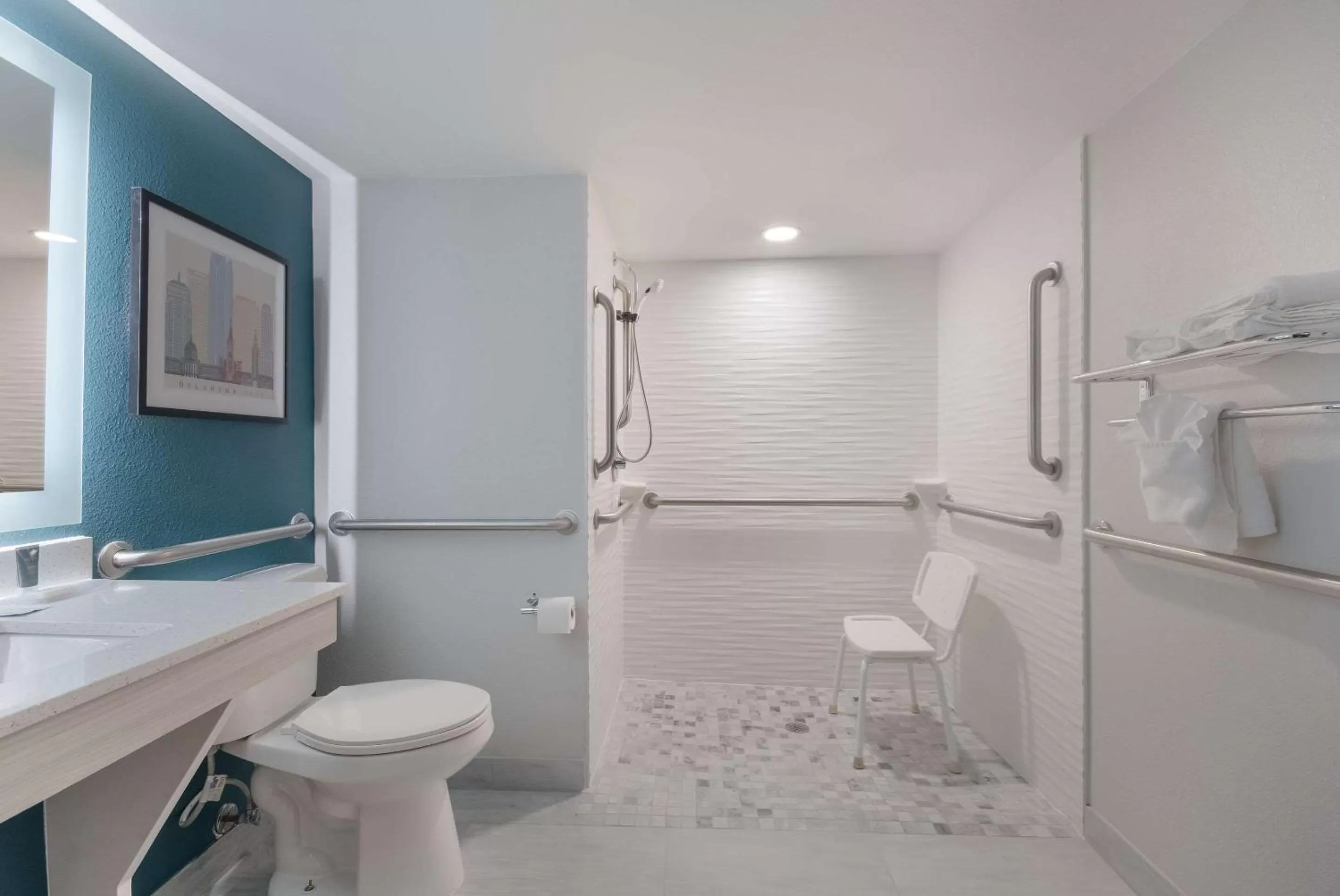 King Room - Accessible/Non Smoking in Clarion Pointe OKC Airport