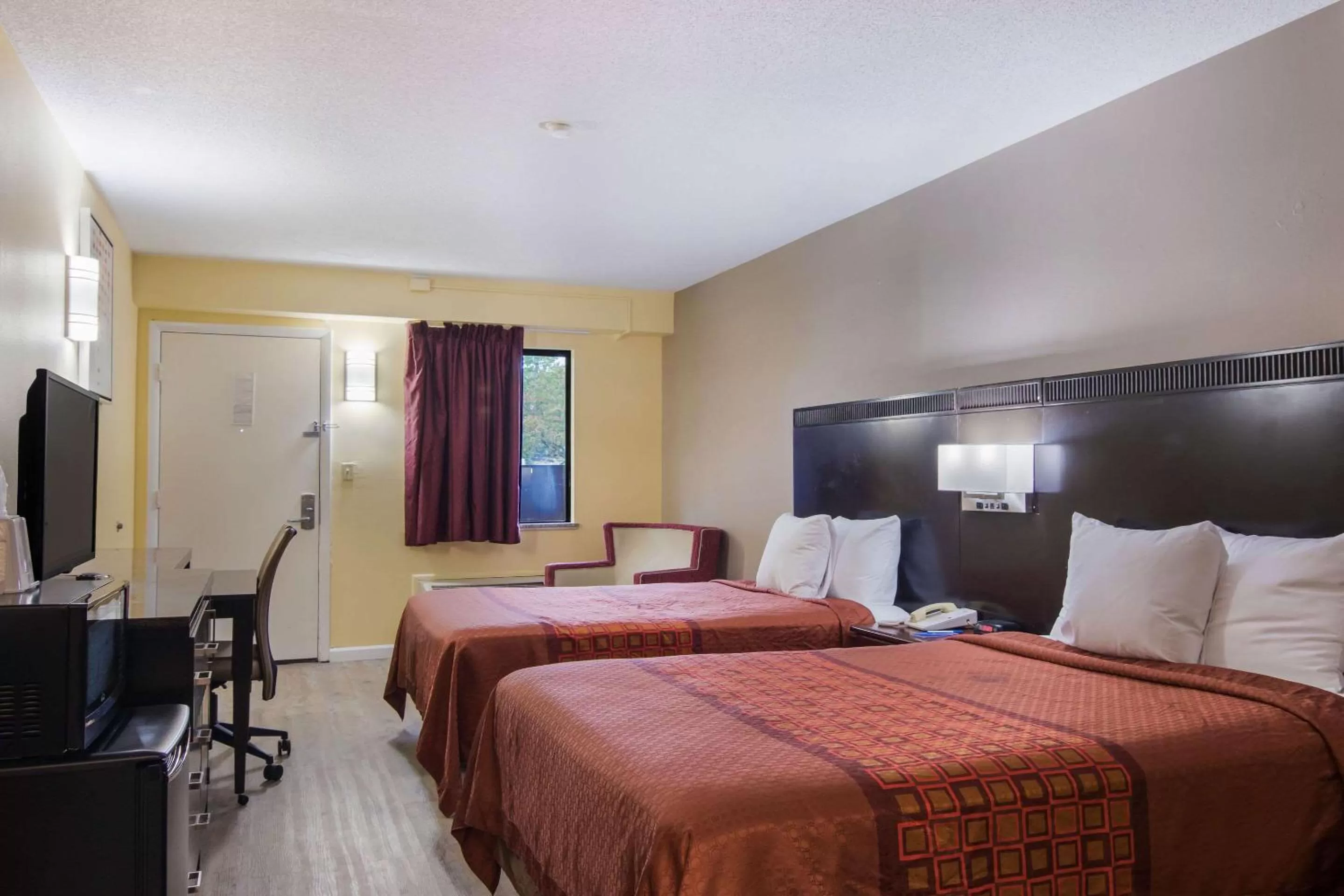 Double Room with Two Double Beds - Smoking in Rodeway Inn & Suites Monroeville-Pittsburgh