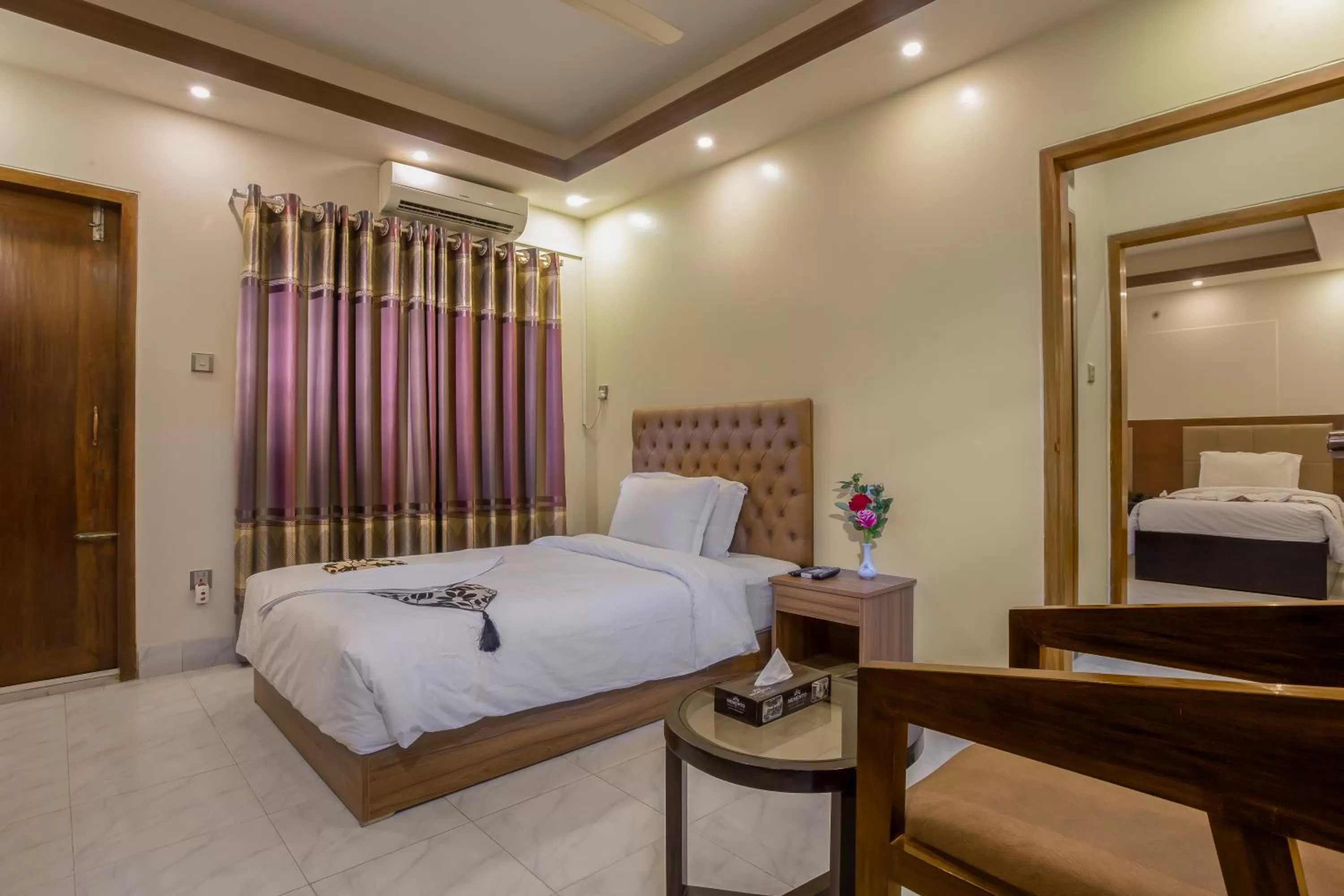 Triple Room with Balcony in Memento Residence