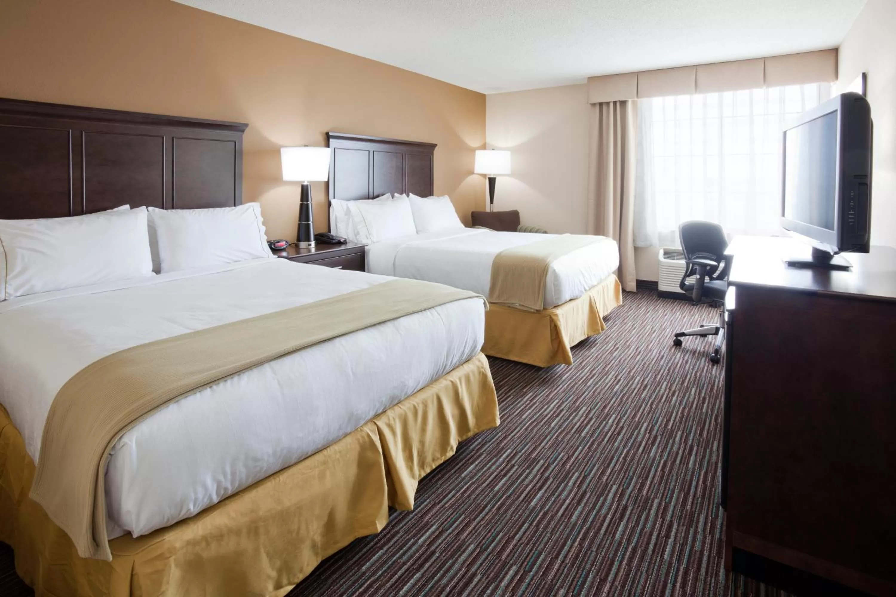 Standard Room with Two Queen Beds in Holiday Inn Express & Suites Willmar by IHG
