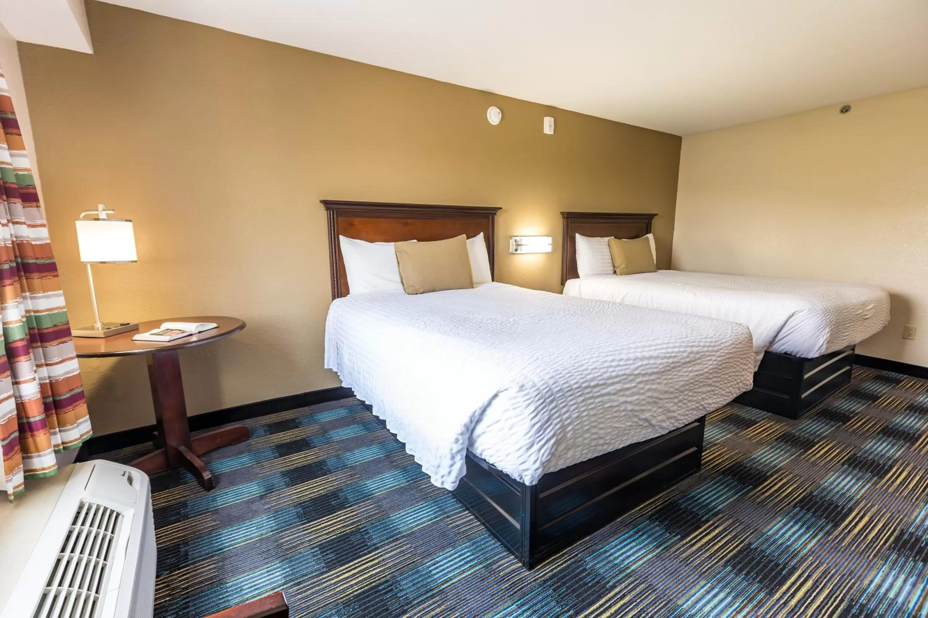 Non Smoking Deluxe 2 Queen  in Rosebud Inn