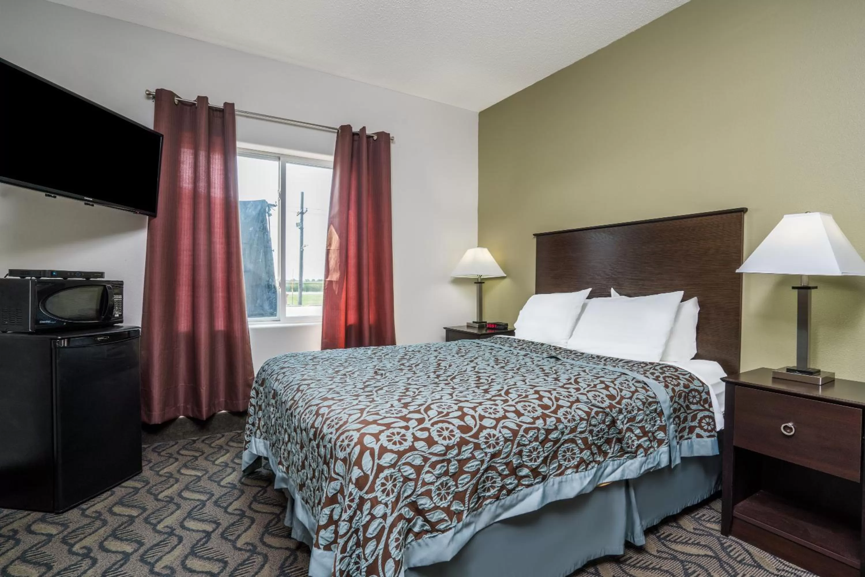King Room - Non-Smoking in Days Inn by Wyndham Fargo/Casselton
